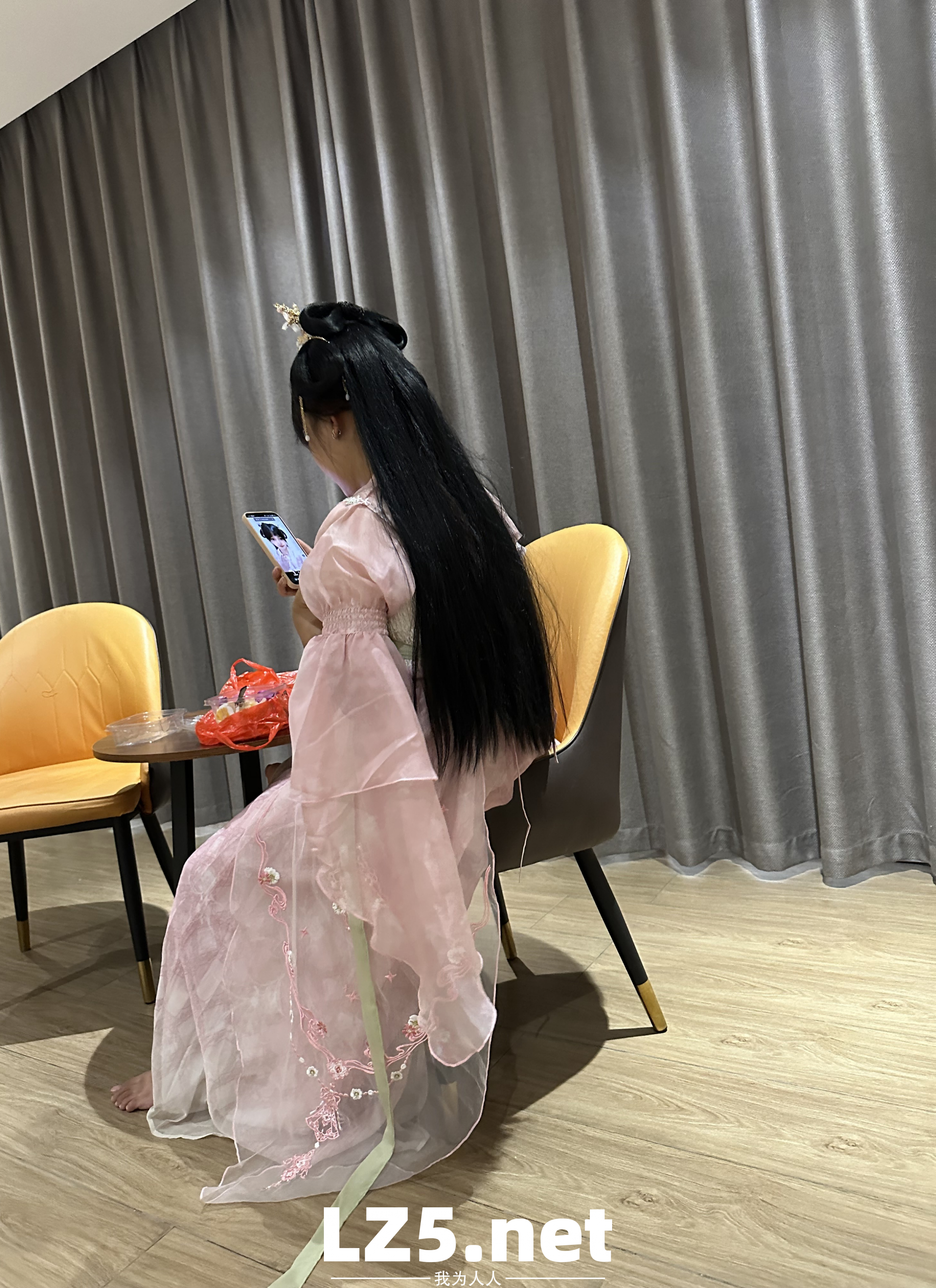 骚货喜欢穿着汉服啪啪啪[26P]