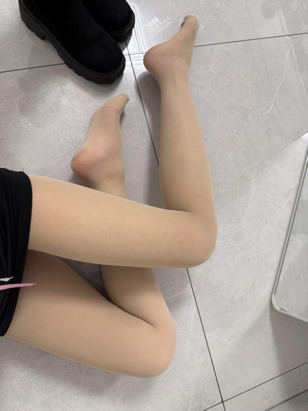 杨铃玉 肉丝玉足包臀裙【66P】