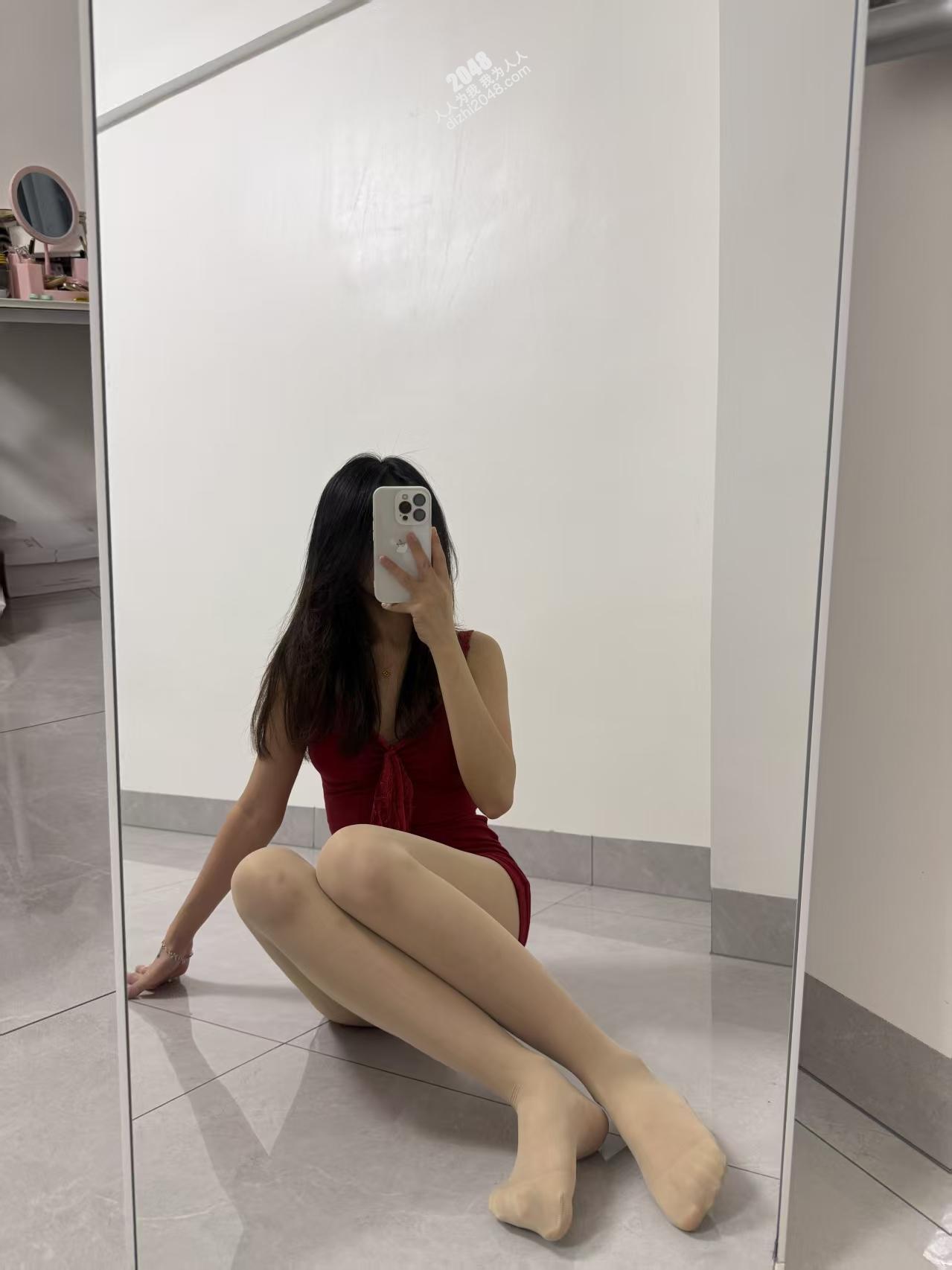 杨铃玉 肉丝玉足包臀裙【66P】