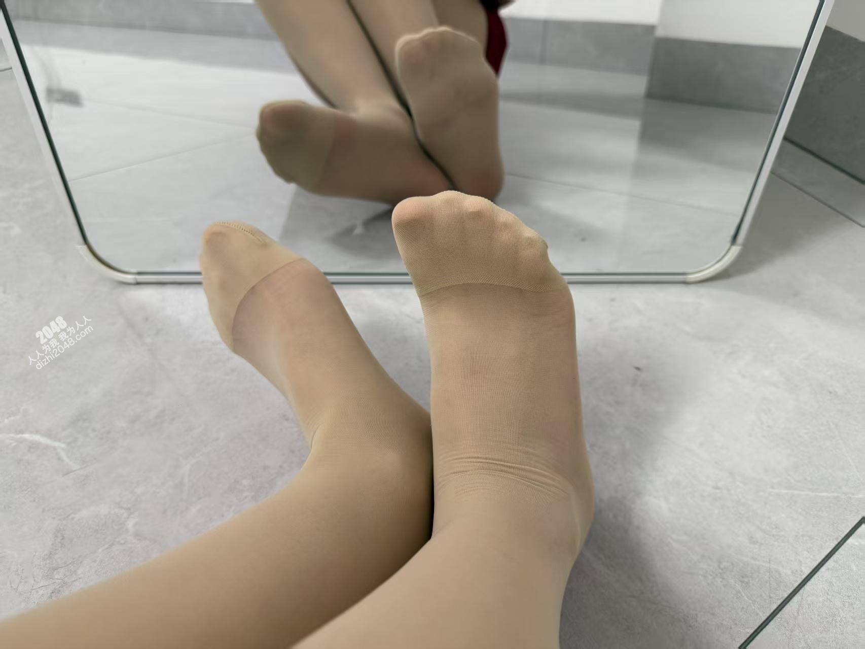杨铃玉 肉丝玉足包臀裙【66P】