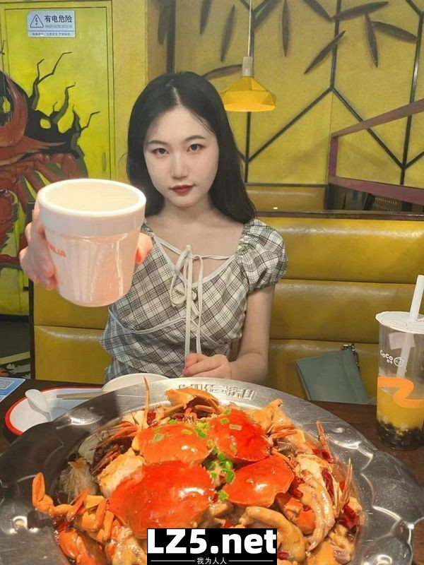 嫩妹愛自拍  (19P)