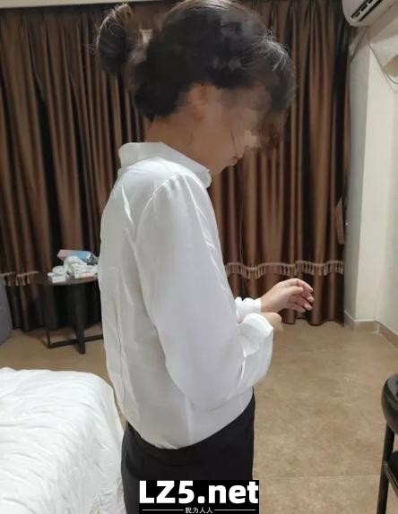 丰臀少妇放纵的一天[24P]
