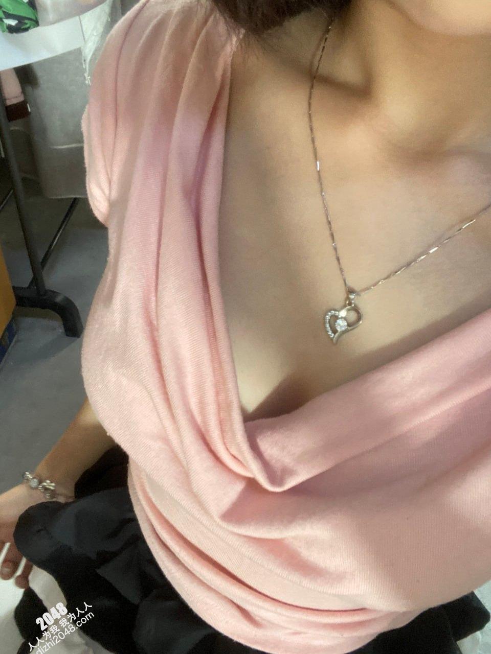 颇有姿色韵味紫发少女对镜拍抱着巨乳抖动 [30P]