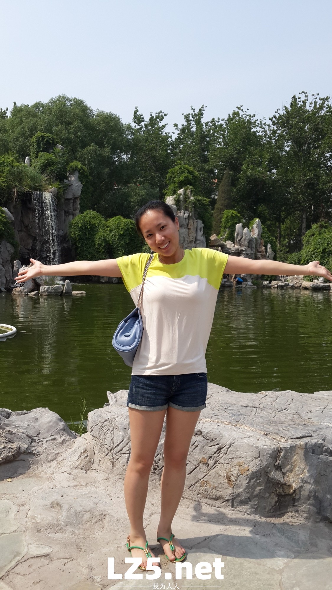 美豔人妻劉珊,云盤海量私拍流出,十年淫片見證嬌娃騷化曆程  (438P)