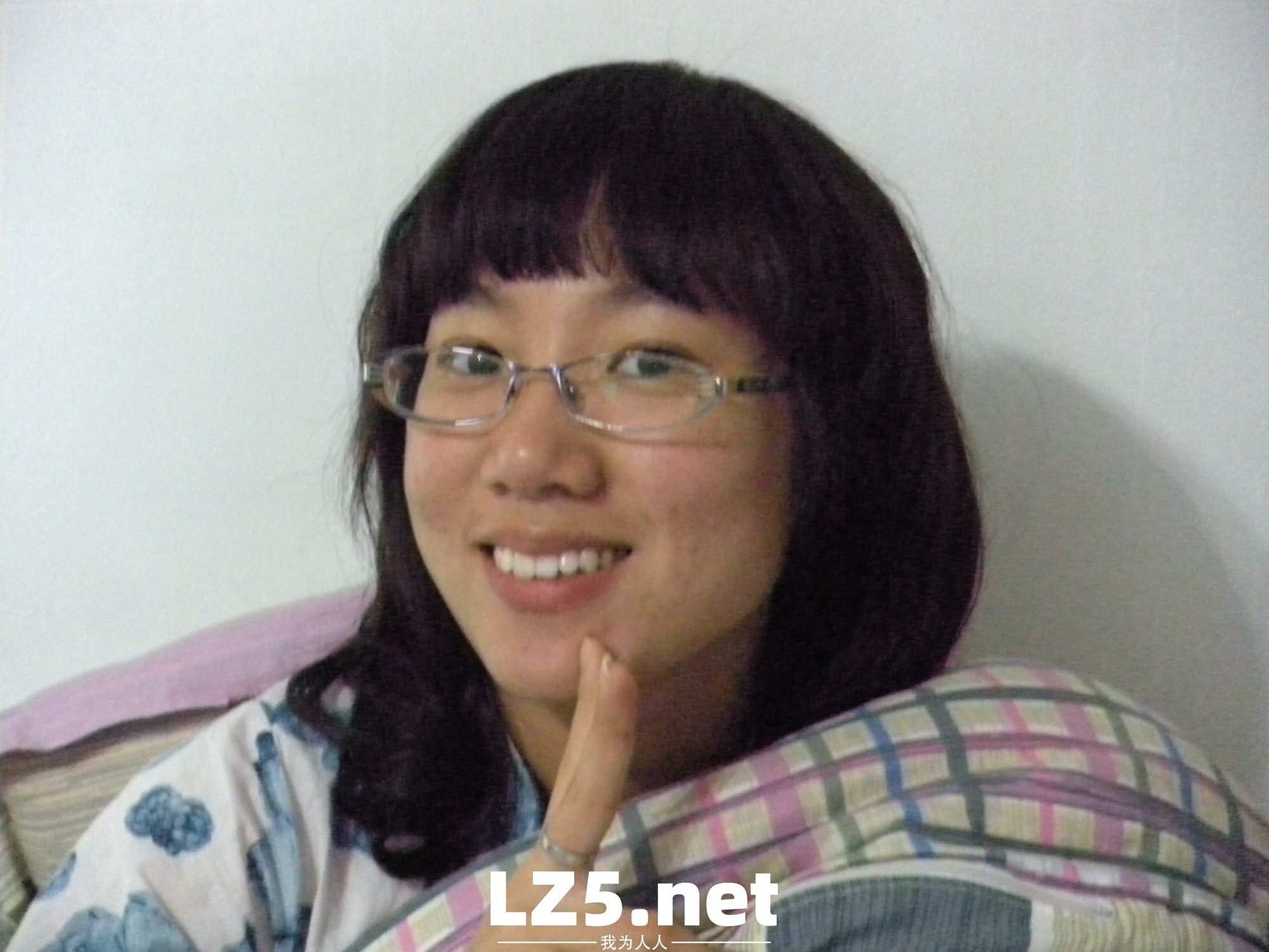 美豔人妻劉珊,云盤海量私拍流出,十年淫片見證嬌娃騷化曆程  (438P)