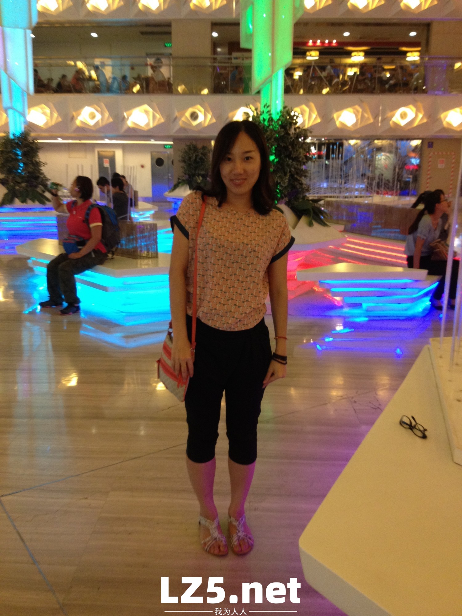 美豔人妻劉珊,云盤海量私拍流出,十年淫片見證嬌娃騷化曆程  (438P)