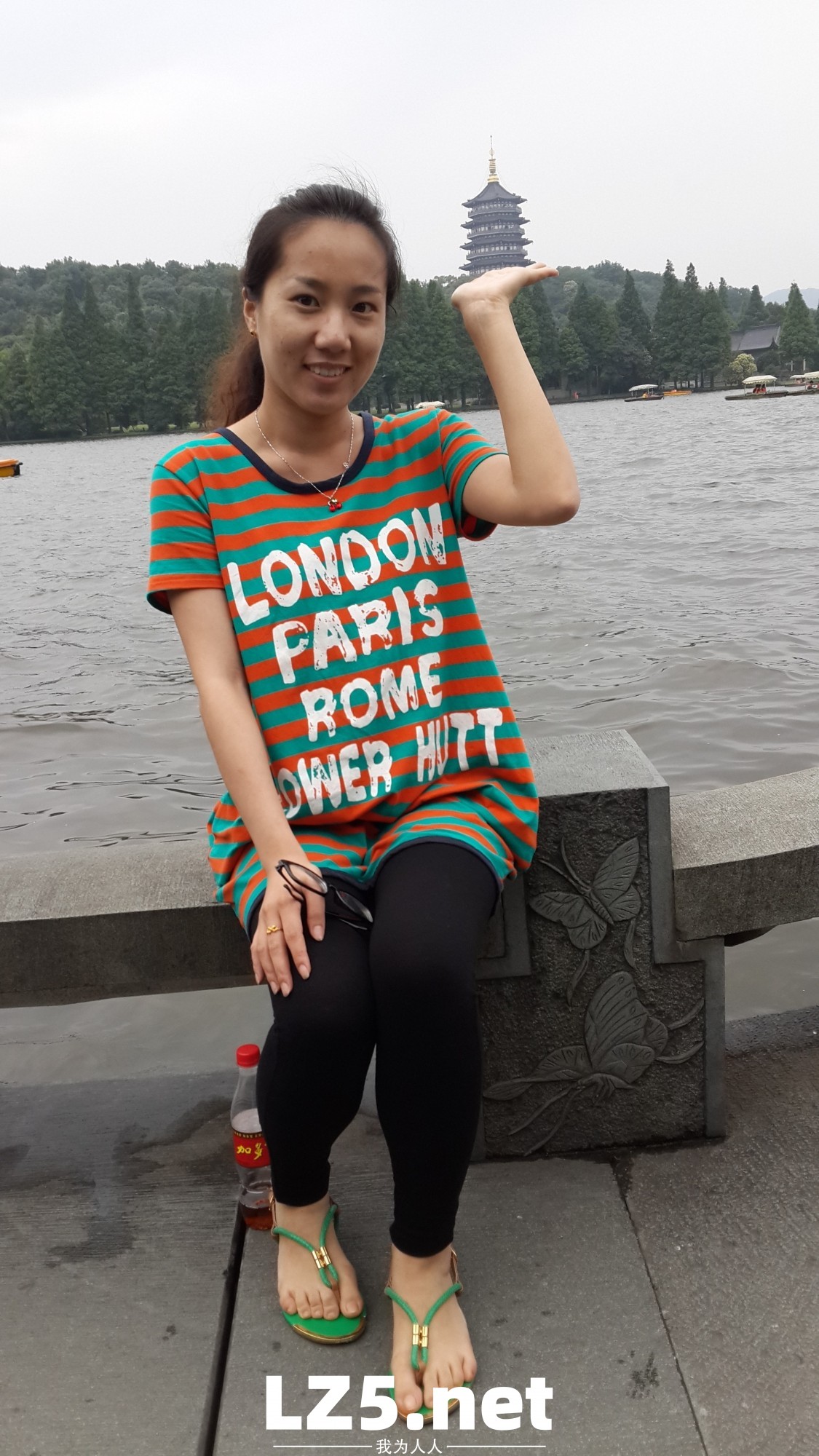 美豔人妻劉珊,云盤海量私拍流出,十年淫片見證嬌娃騷化曆程  (438P)