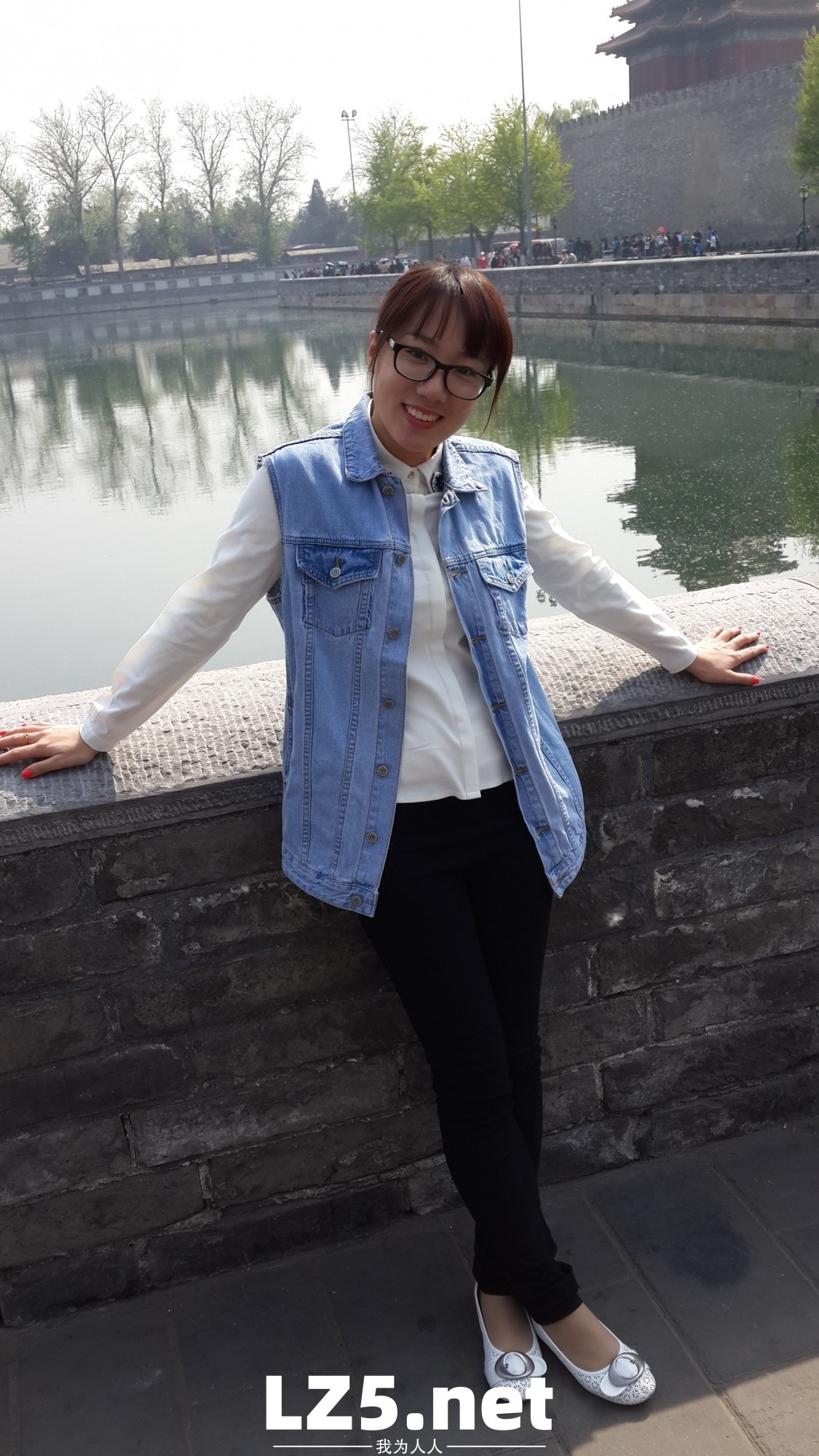 美豔人妻劉珊,云盤海量私拍流出,十年淫片見證嬌娃騷化曆程  (438P)