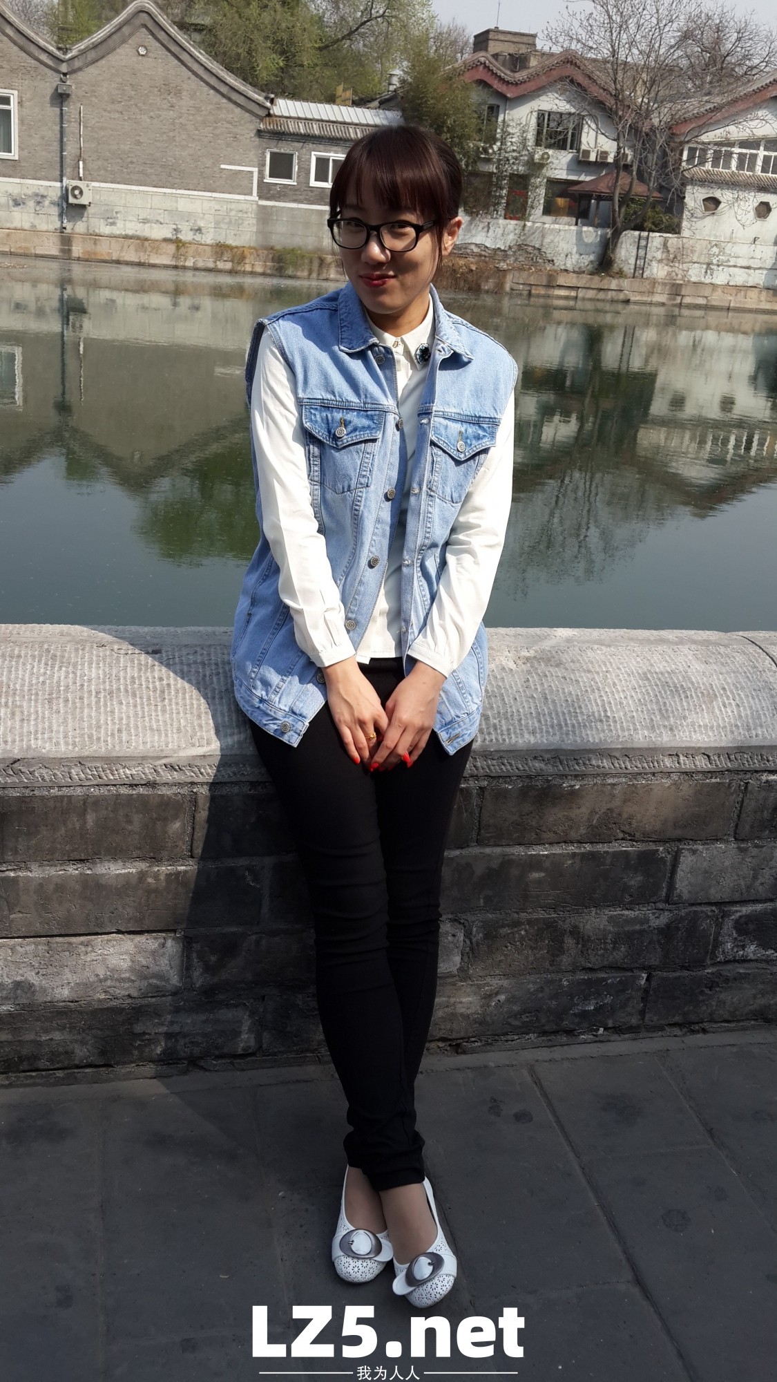 美豔人妻劉珊,云盤海量私拍流出,十年淫片見證嬌娃騷化曆程  (438P)