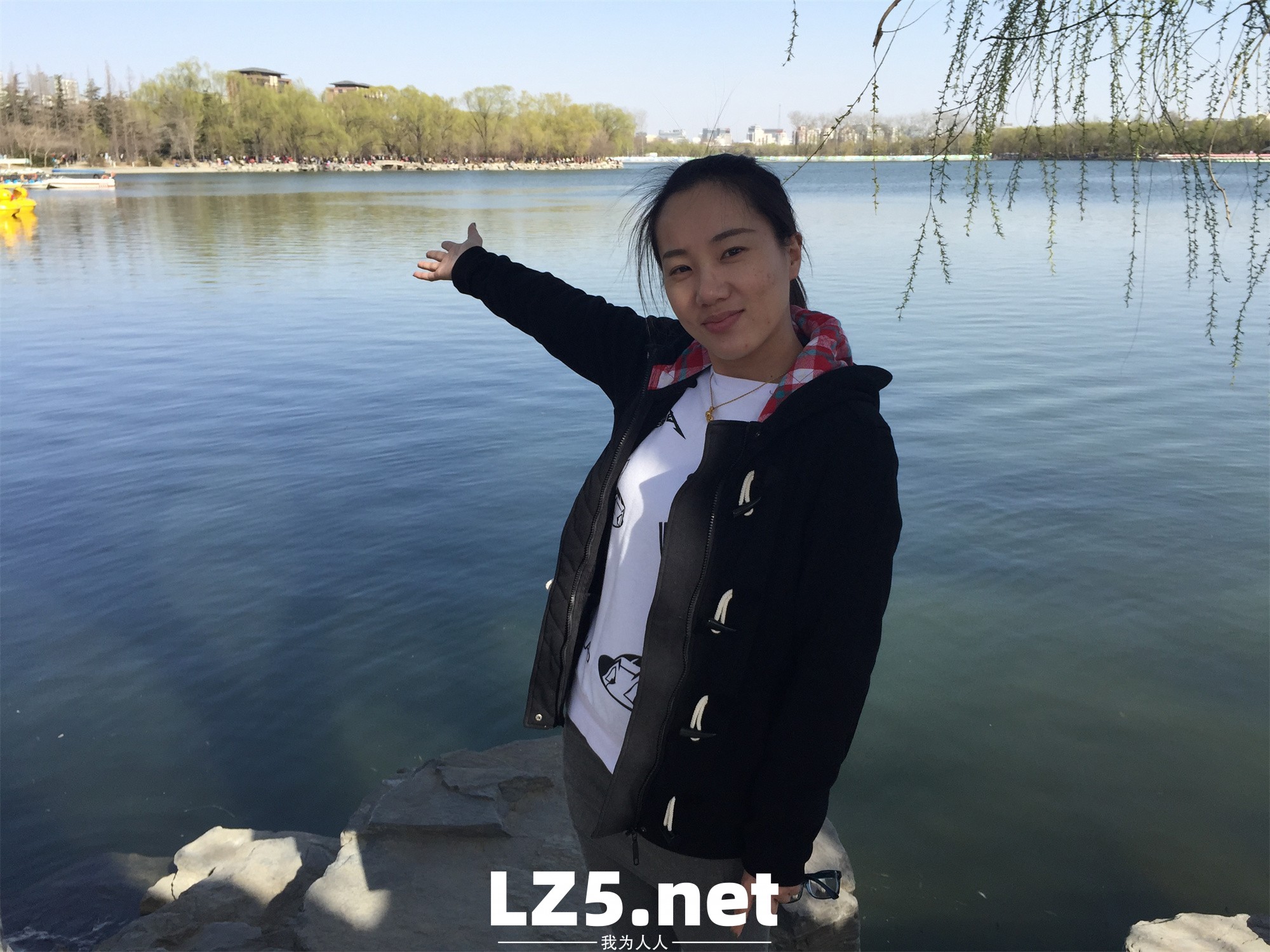 美豔人妻劉珊,云盤海量私拍流出,十年淫片見證嬌娃騷化曆程  (438P)