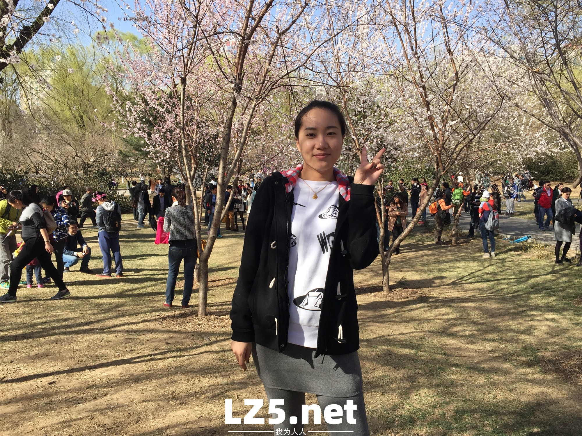 美豔人妻劉珊,云盤海量私拍流出,十年淫片見證嬌娃騷化曆程  (438P)