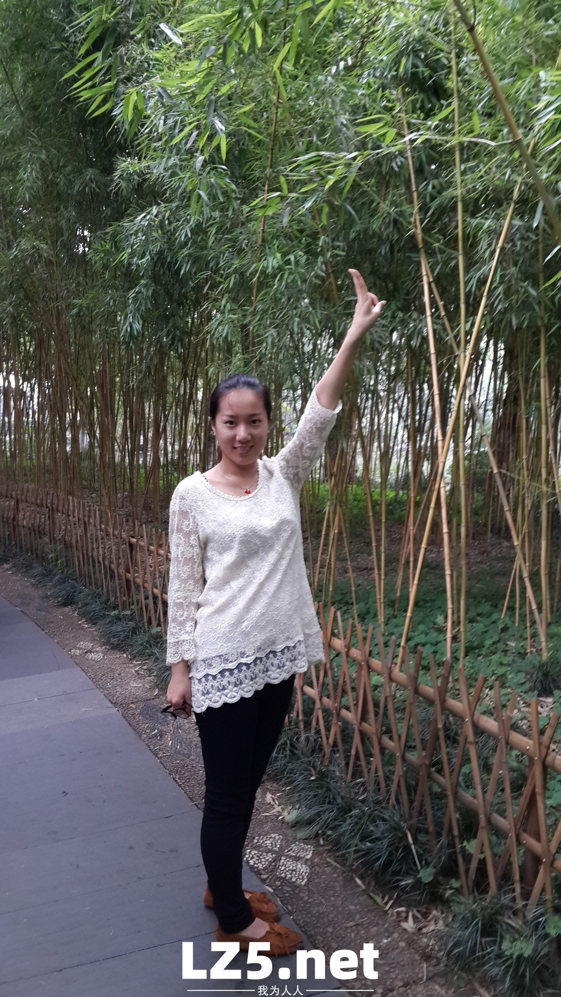 美豔人妻劉珊,云盤海量私拍流出,十年淫片見證嬌娃騷化曆程  (438P)
