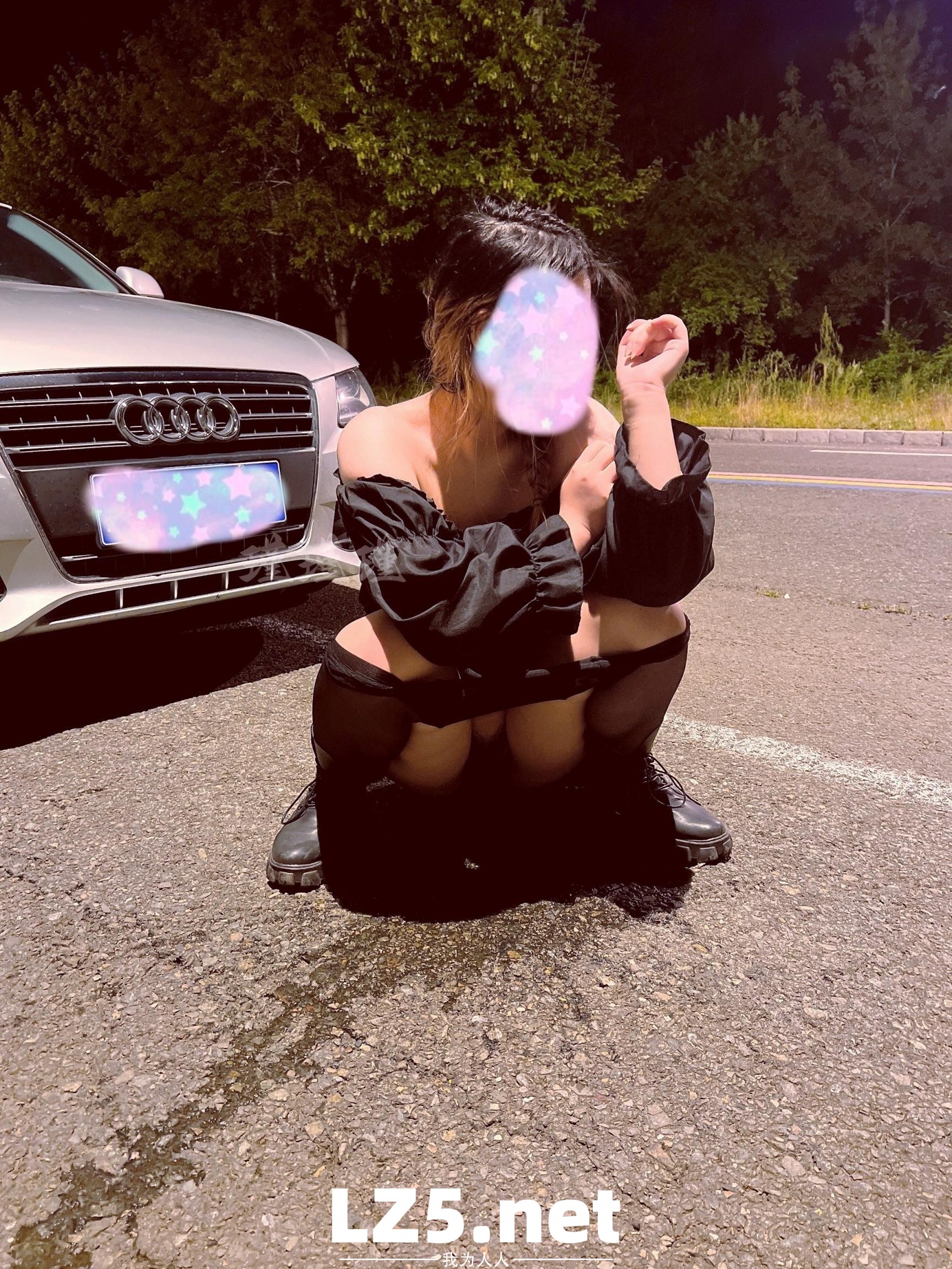[原创]近期携手巨乳娇妻“全裸”大尺度露出（合集） 公路 公交站 房车营地 天桥 附带下次巨乳单女照片  [94P]