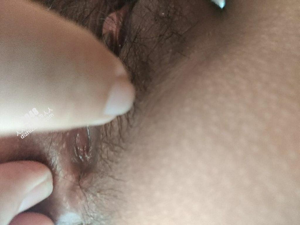 被少妇吸到老二超级硬只好疯狂操她[15P]