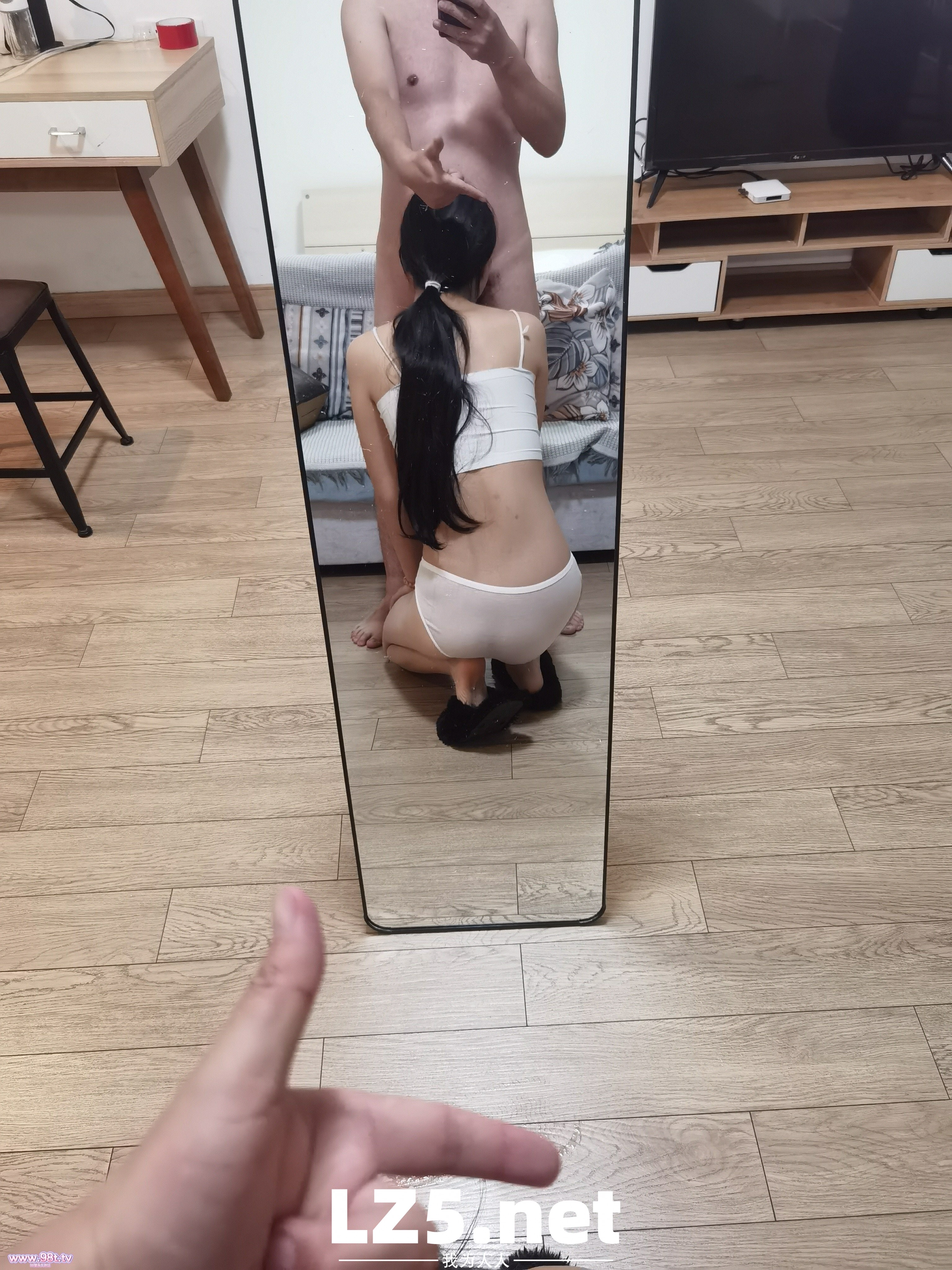 纯白吊带少女镜前口交【36P+手势验证】