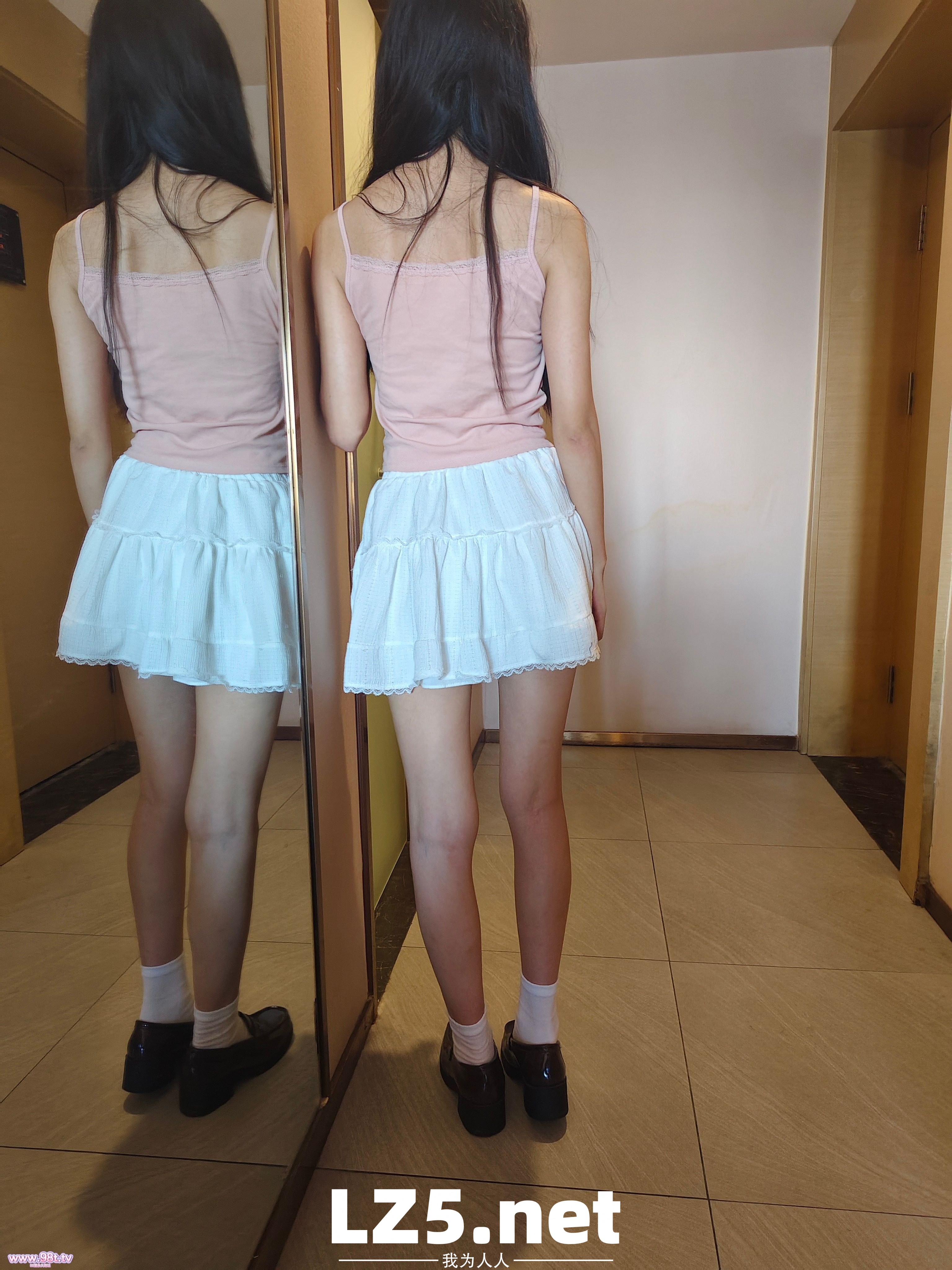 女神的短裙吊带，是不是你的最爱?【46P+手势验证】