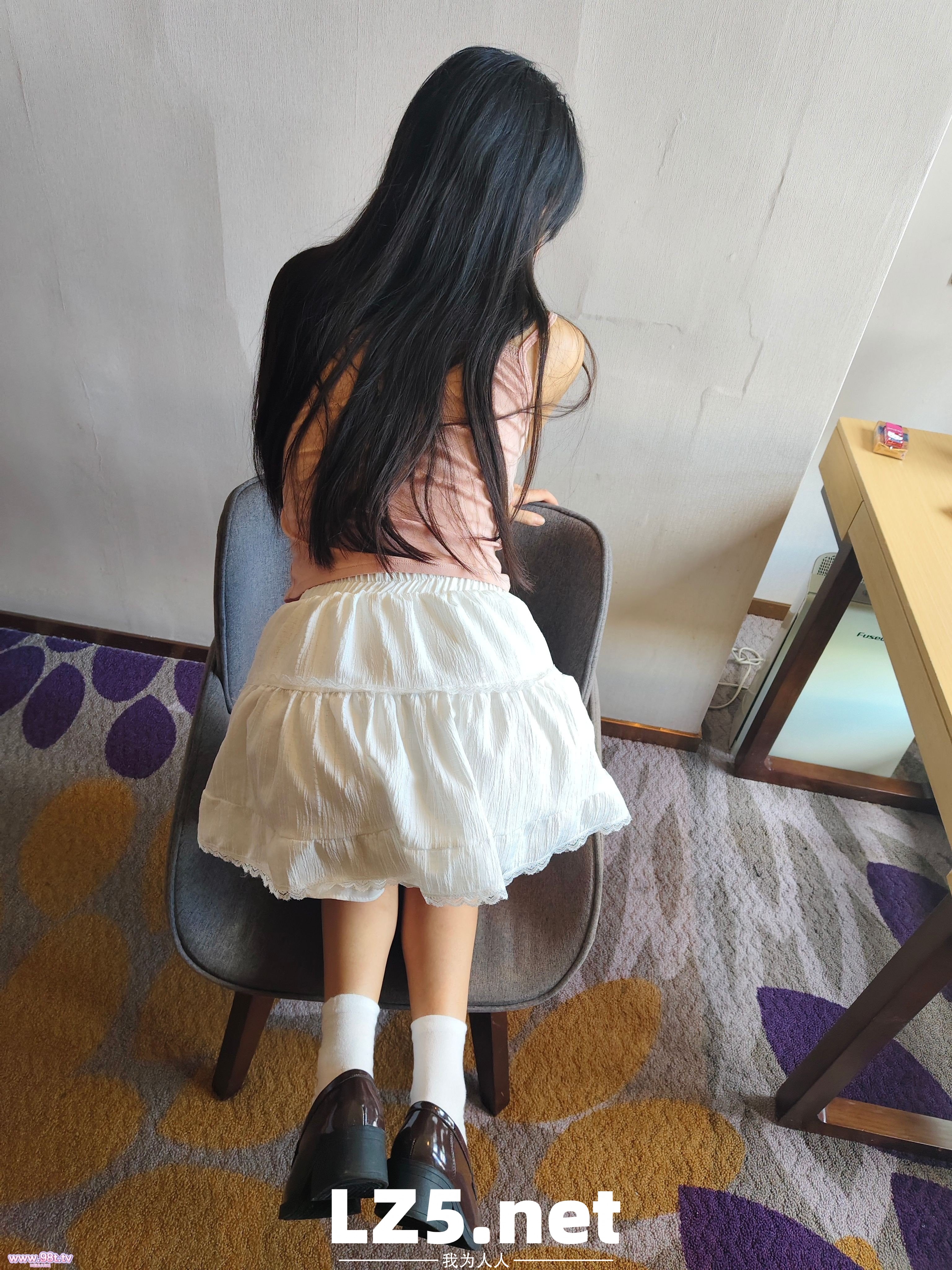 女神的短裙吊带，是不是你的最爱?【46P+手势验证】