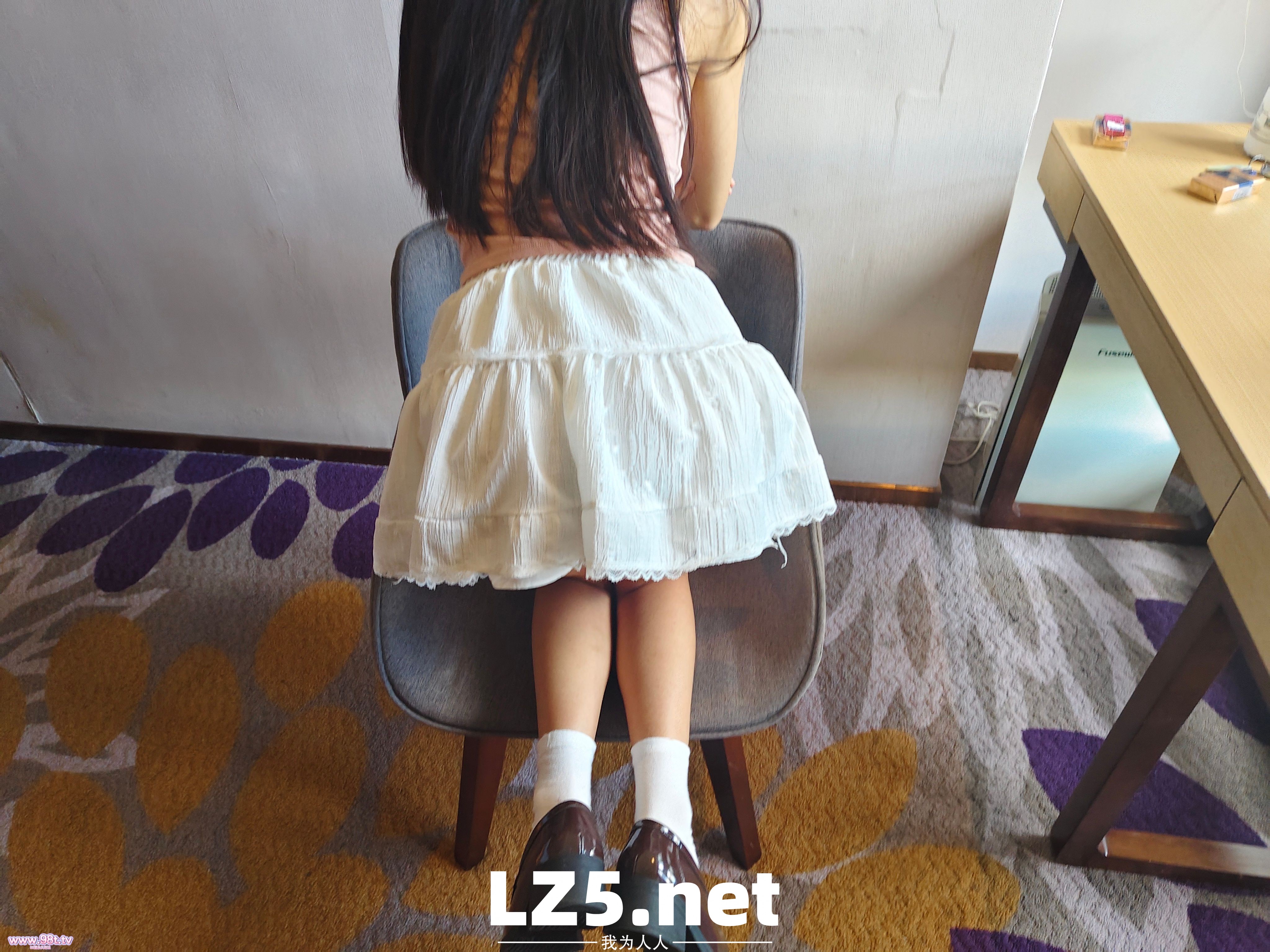 女神的短裙吊带，是不是你的最爱?【46P+手势验证】