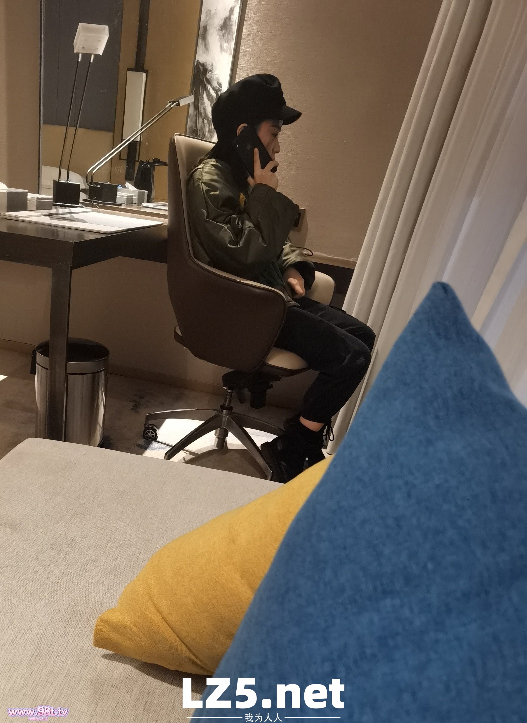 她说她只是妹妹 妹妹说紫色更有韵味【18P+16P+32P+4P+11GIF+露脸+生活照】