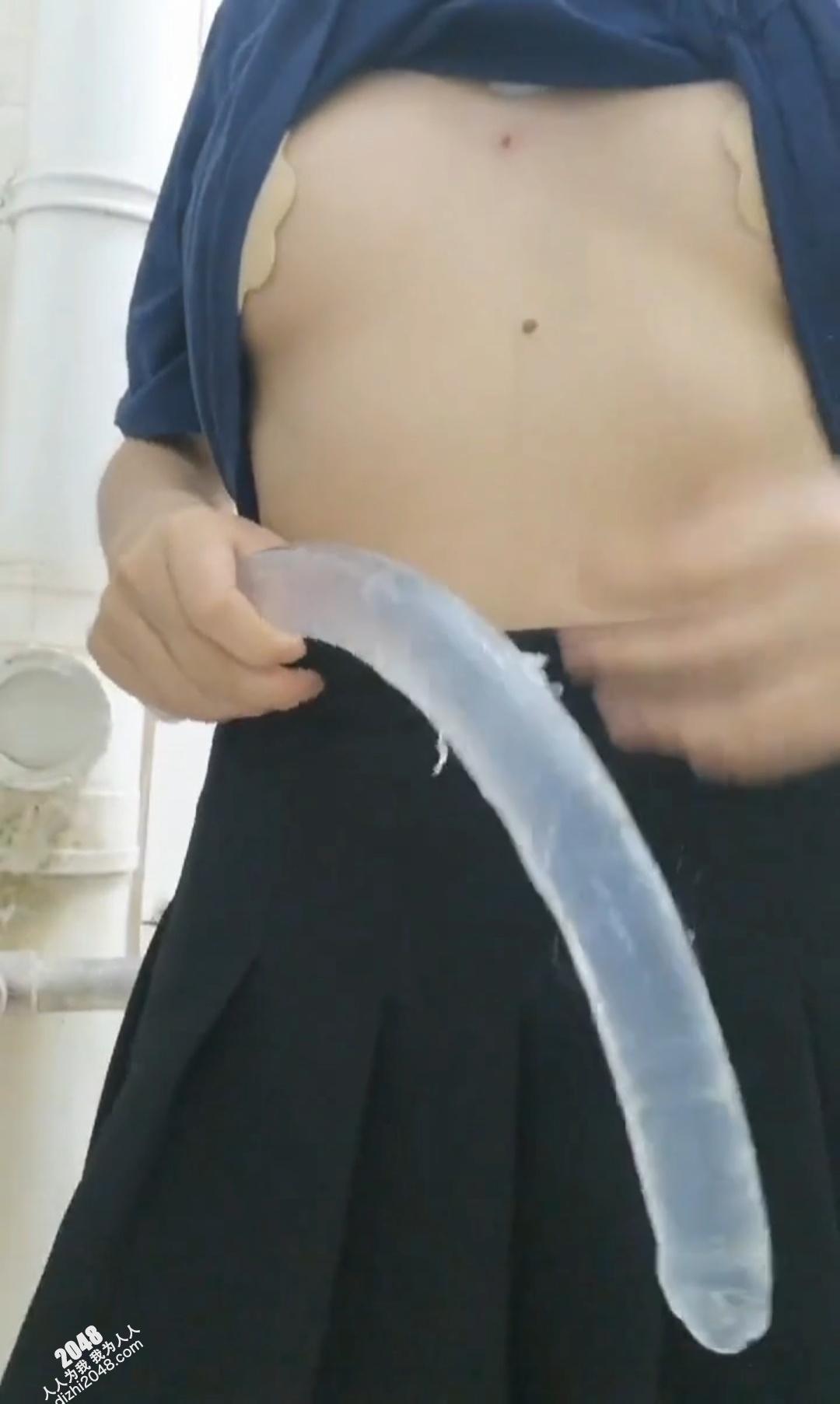 反差眼镜少女自拍 可爱的小心心图案裤子没想到这么反差 长着一对巨乳   手持假棒棒甩动 [29P]