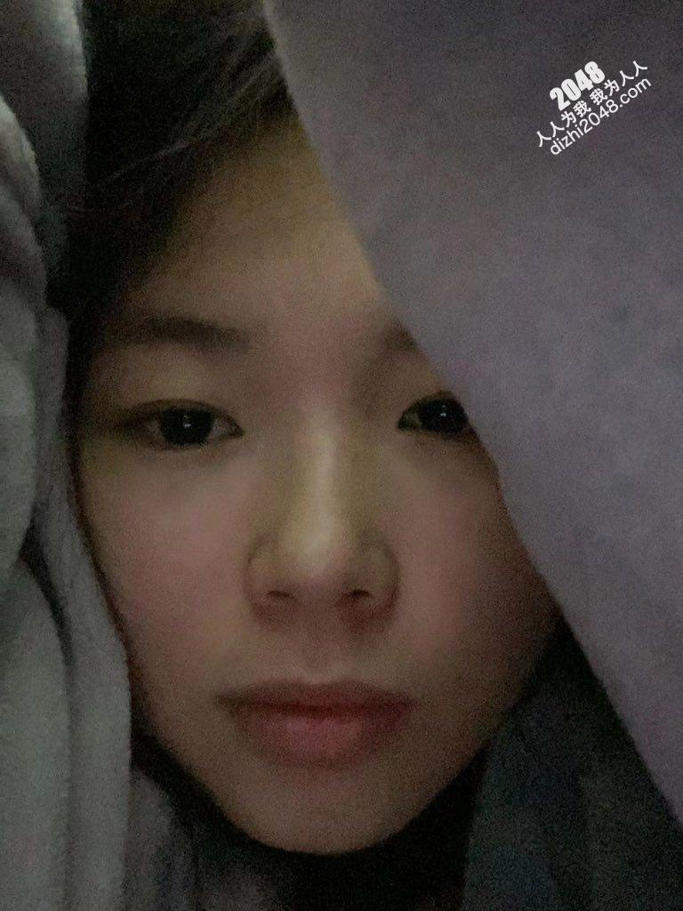 小母狗私下是个欲女 被各种调教  最喜欢吃鸡 小穴也一直被透 [27P]