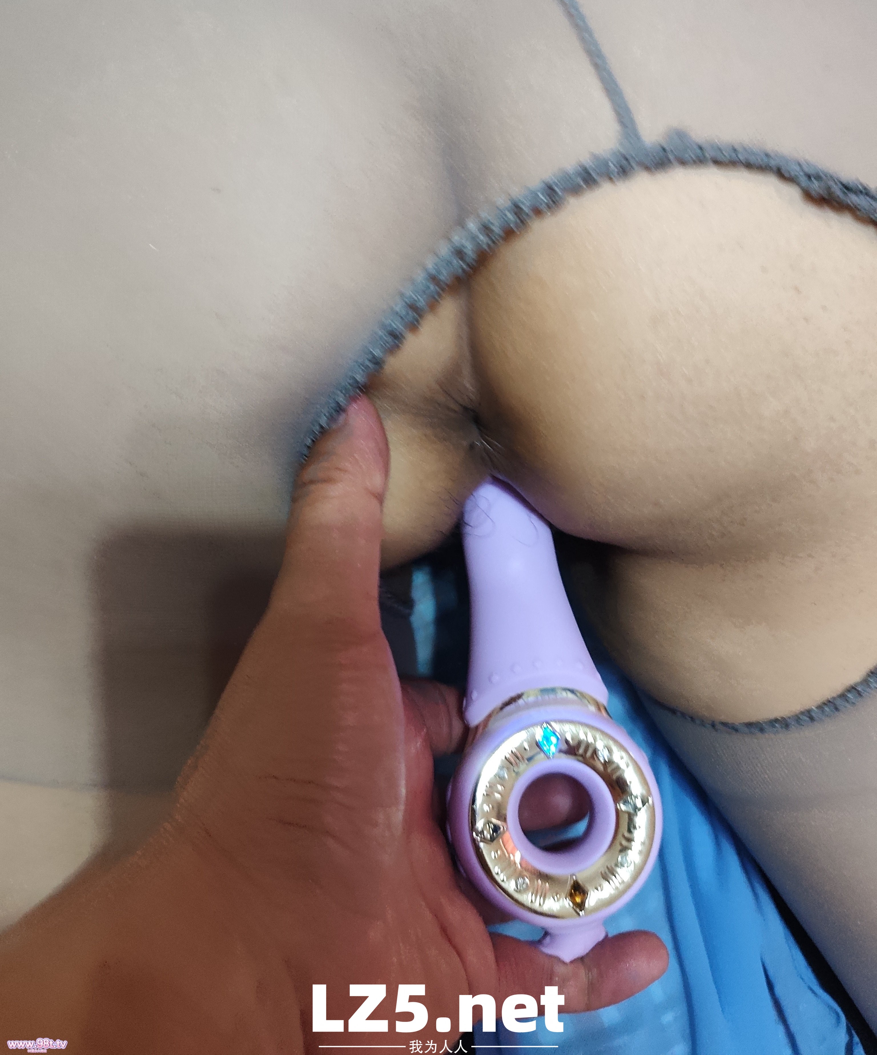 十一大战第一场，骚妻甘拜下风【34p+手势验证】