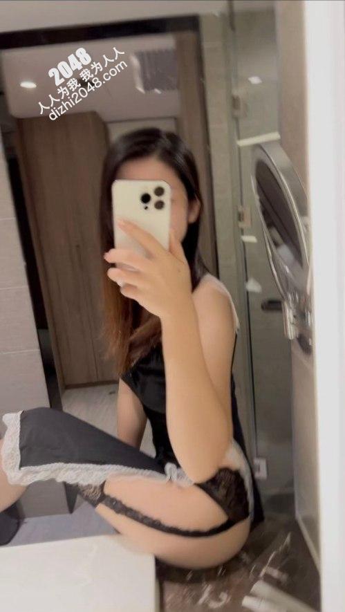 高颜值母狗沦为金主的泄欲工具  给金主先舔后插 每个姿势都很享受 [28P]