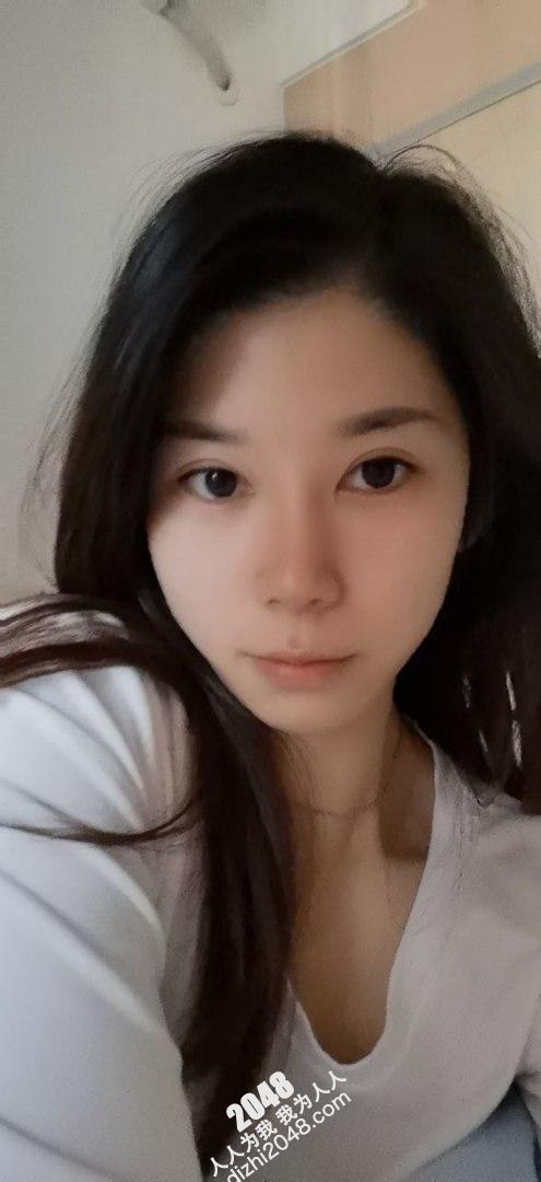 高颜值母狗沦为金主的泄欲工具  给金主先舔后插 每个姿势都很享受 [28P]