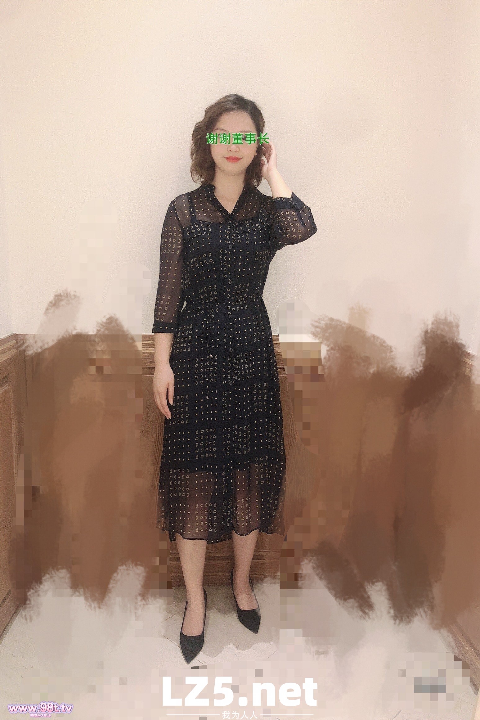 【最爱人妻二】颜值人妻、袁媛喜欢生活更喜欢爱二篇、喜欢还有三篇【生活照露脸+手势验证+24P】