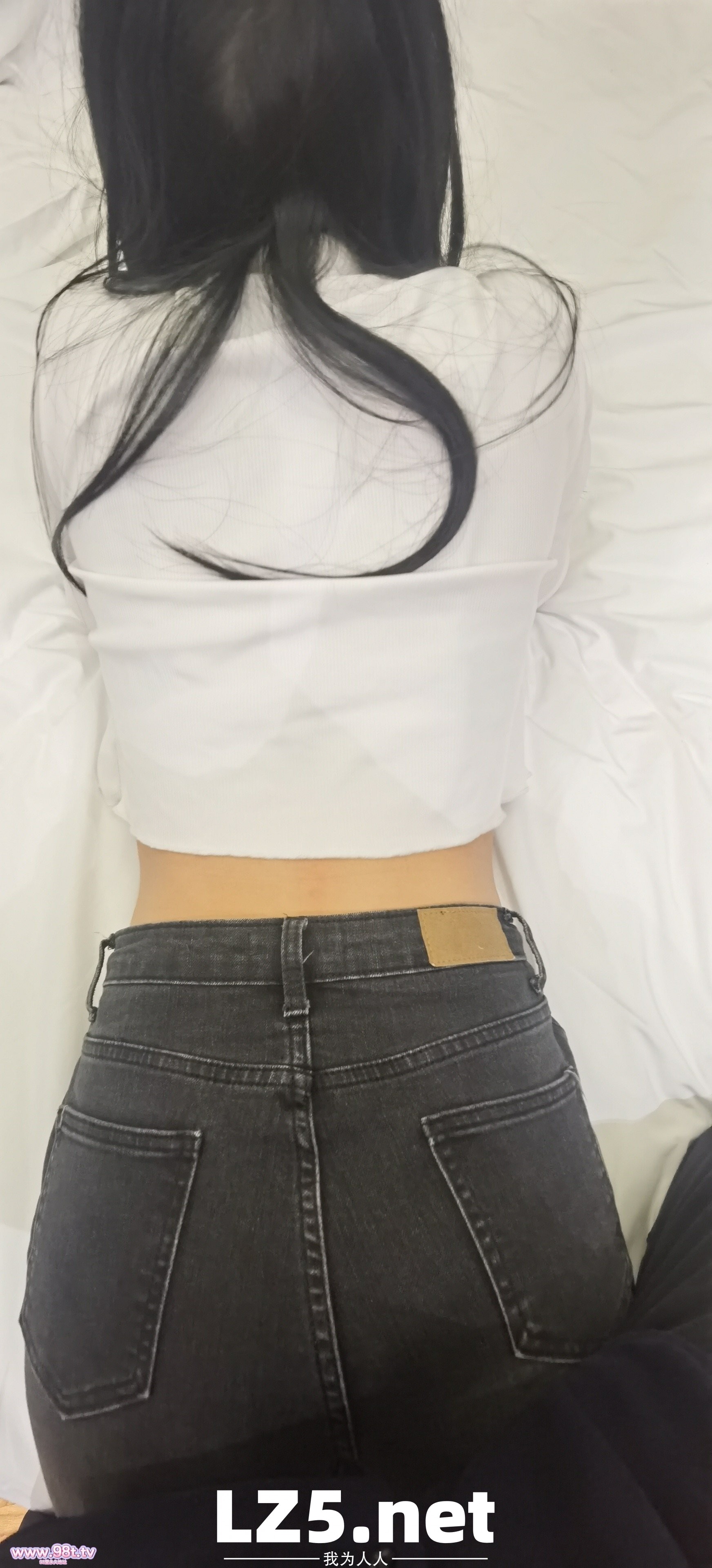 清纯的高中学妹终于被我搞到手了 一眼心动的感觉 就问你嫩不嫩 纯不纯吧 露脸露脸露脸【58P】