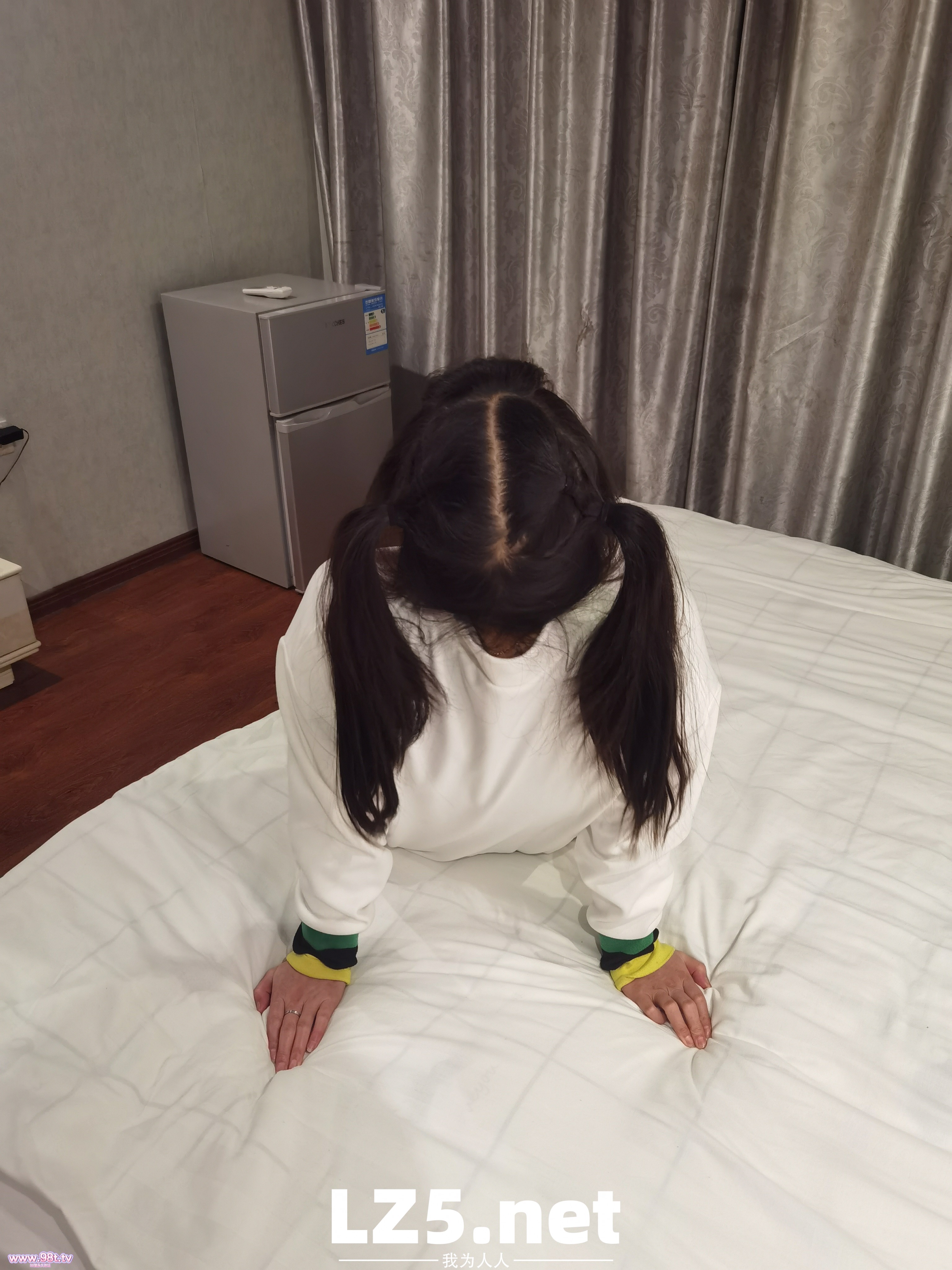 充满罪恶感的洛丽塔双马尾少女 攻速翻倍神器极致美臀诱惑【56P】