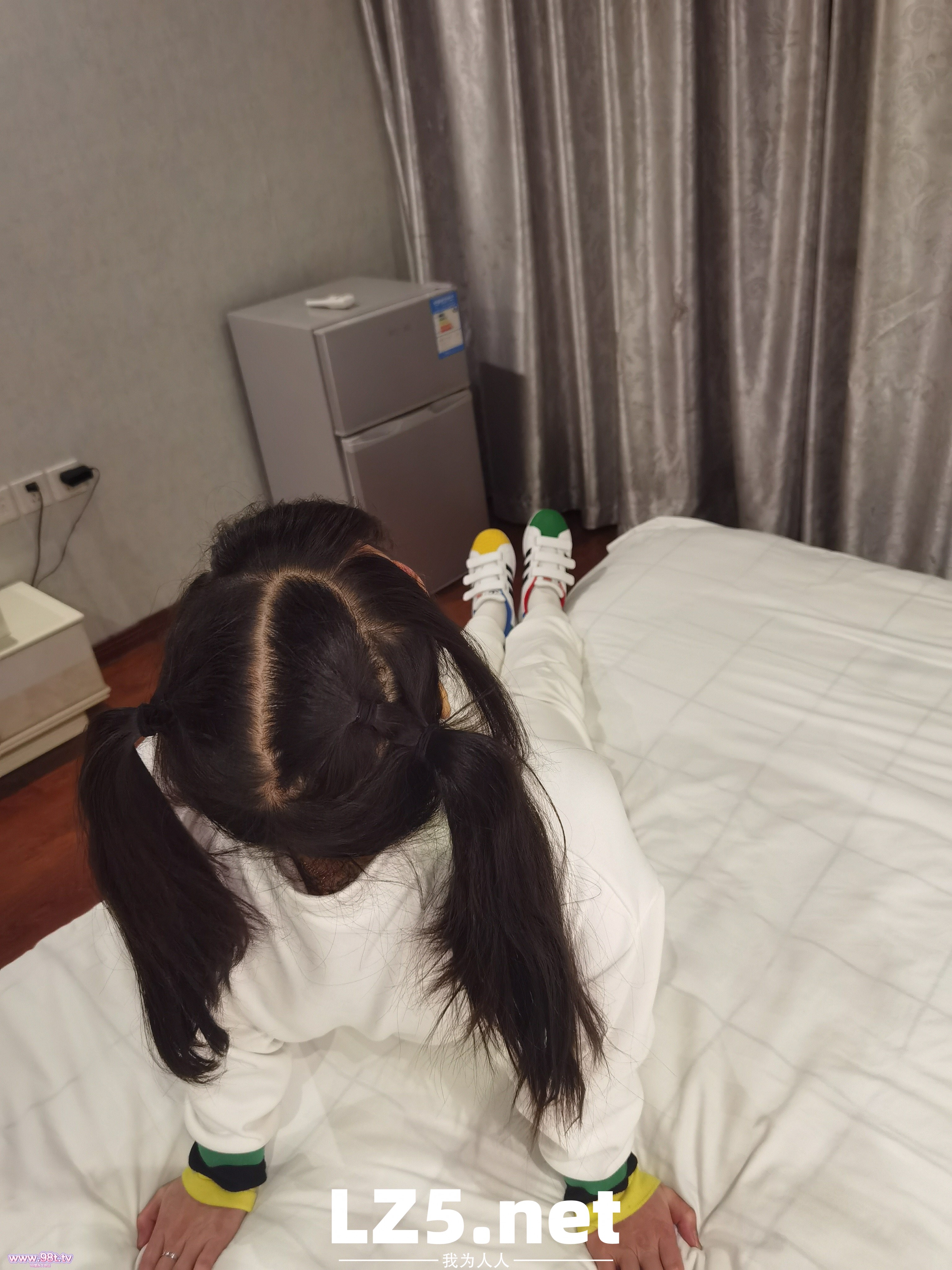 充满罪恶感的洛丽塔双马尾少女 攻速翻倍神器极致美臀诱惑【56P】