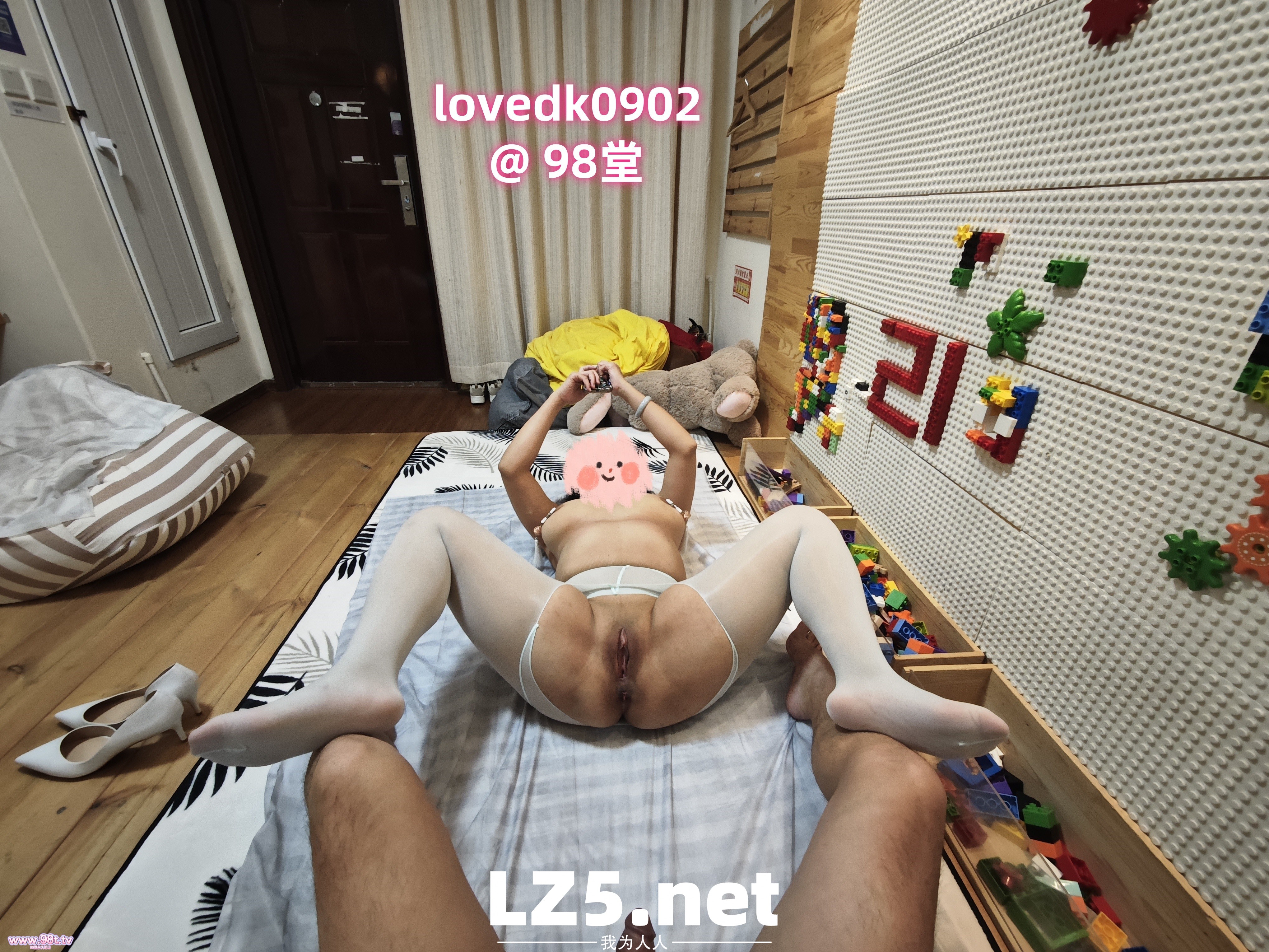 熟女控必备，E奶肥臀白虎妻，中出，薄荷连裤油亮丝[45P+手势验证+GIF]