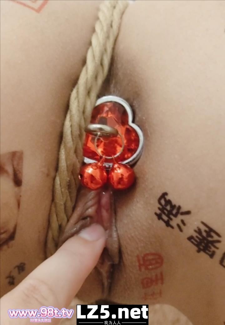 小母狗之绳缚狗链肛塞体验【37P+9GIF+举牌验证】