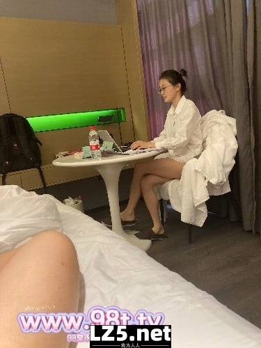 眼睛妹【25P】