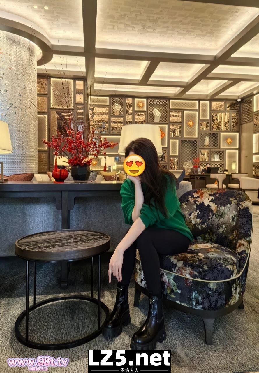 西安极品美女户外露出绿帽献妻多人淫趴调教男奴[120P]