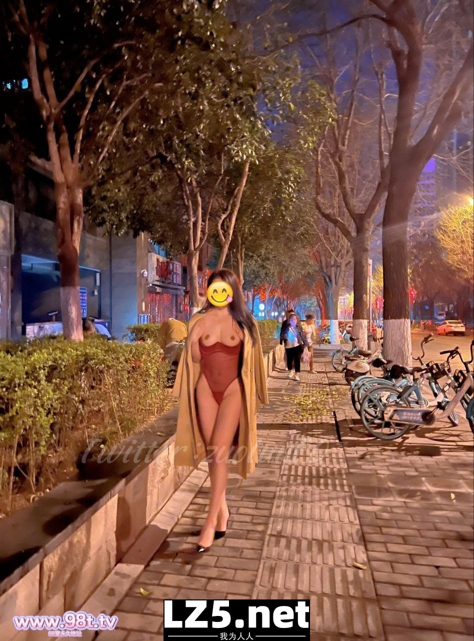 西安极品美女户外露出绿帽献妻多人淫趴调教男奴[120P]