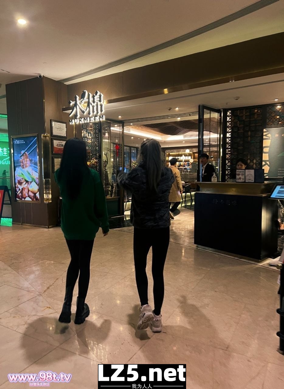 西安极品美女户外露出绿帽献妻多人淫趴调教男奴[120P]