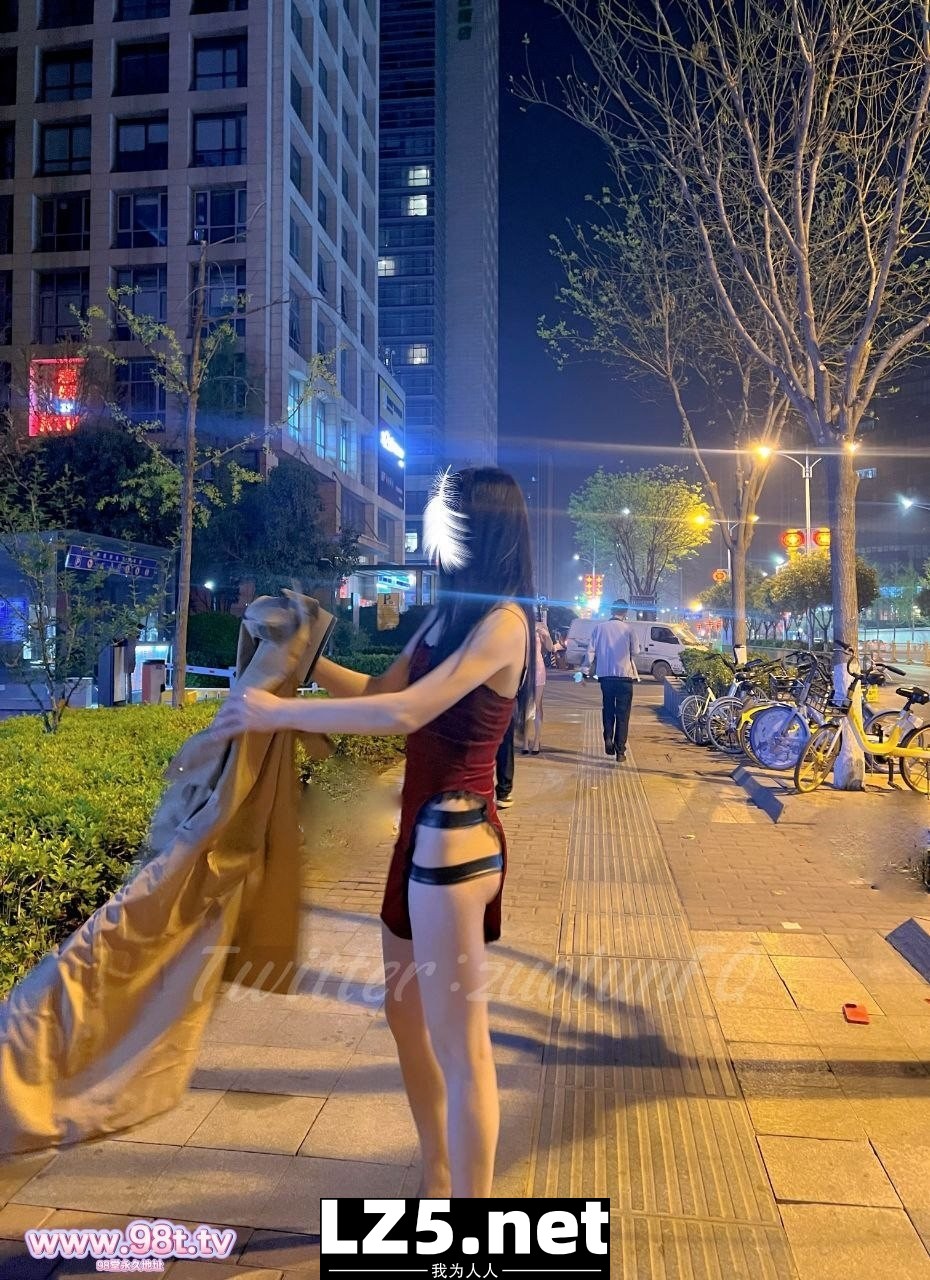 西安极品美女户外露出绿帽献妻多人淫趴调教男奴[120P]