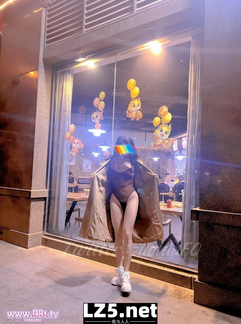 西安极品美女户外露出绿帽献妻多人淫趴调教男奴[120P]