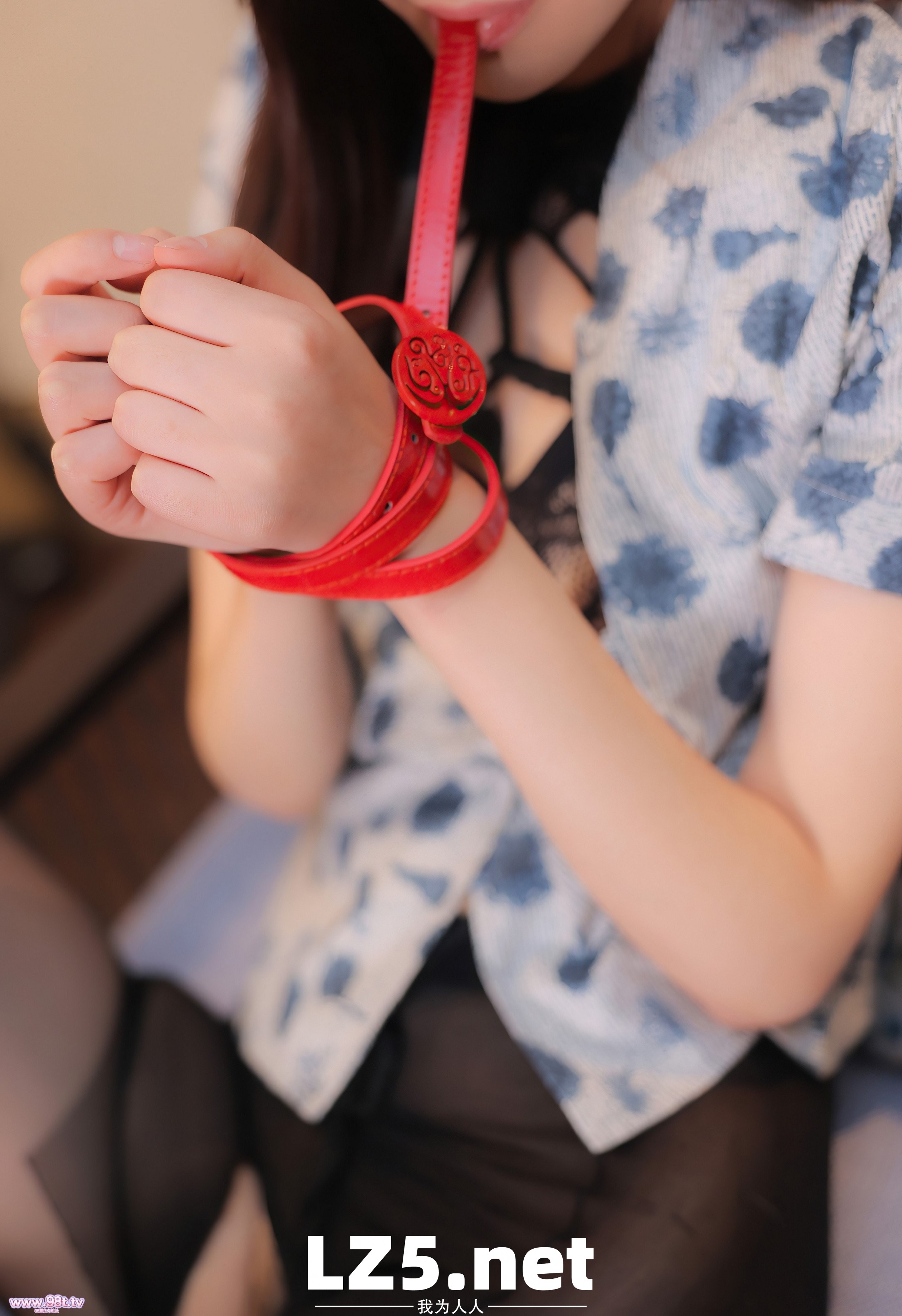 晚苏女神性感制服蕾丝内衣性感动人[81P]