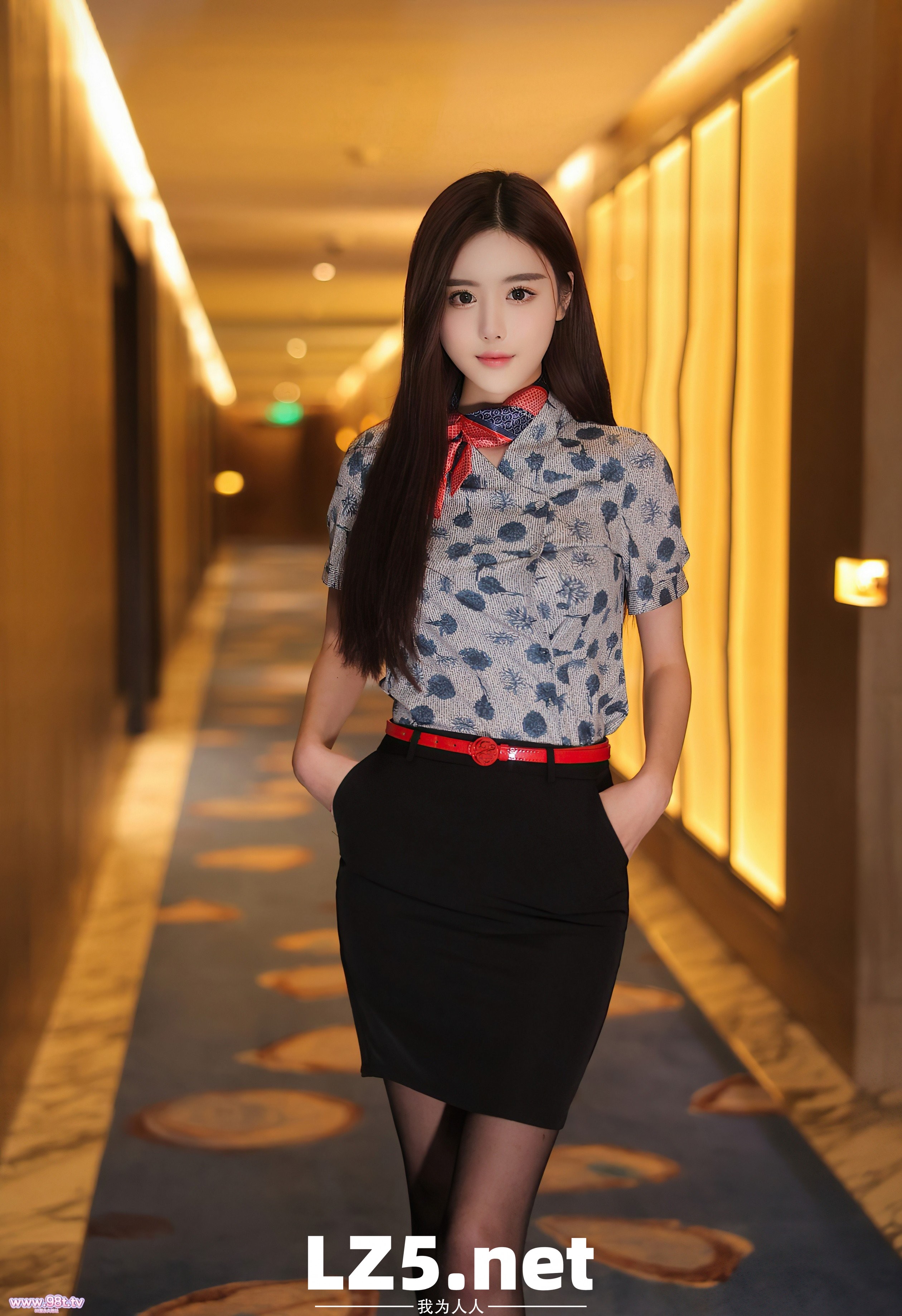 晚苏女神性感制服蕾丝内衣性感动人[81P]