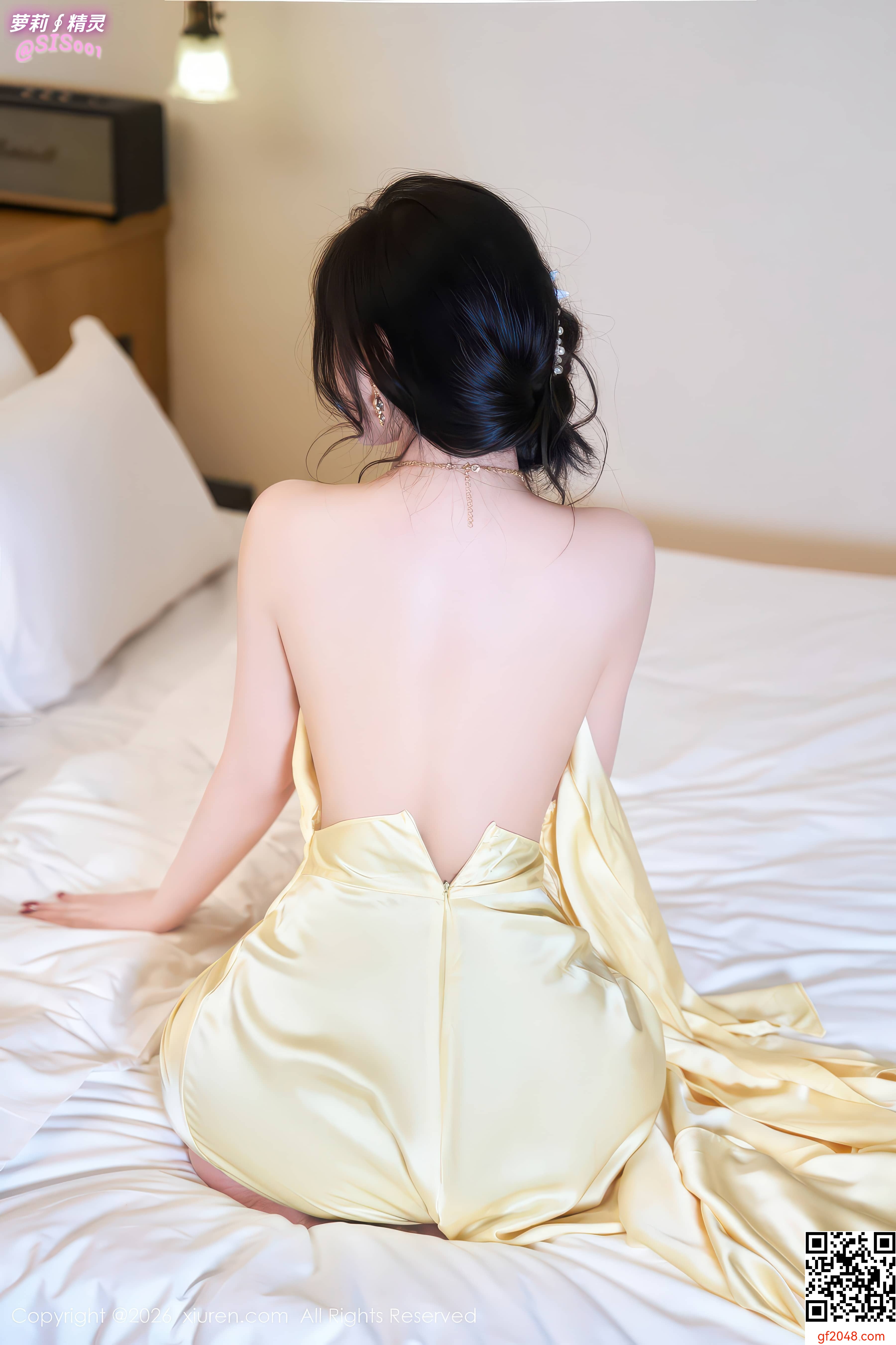 【达人组出品】[XiuRen秀人网] 2026.01.07 No.11206 杨晨晨. 性感黄色连衣裙露白色内衣配白丝吊袜秀美腿诱惑写真 [76P]