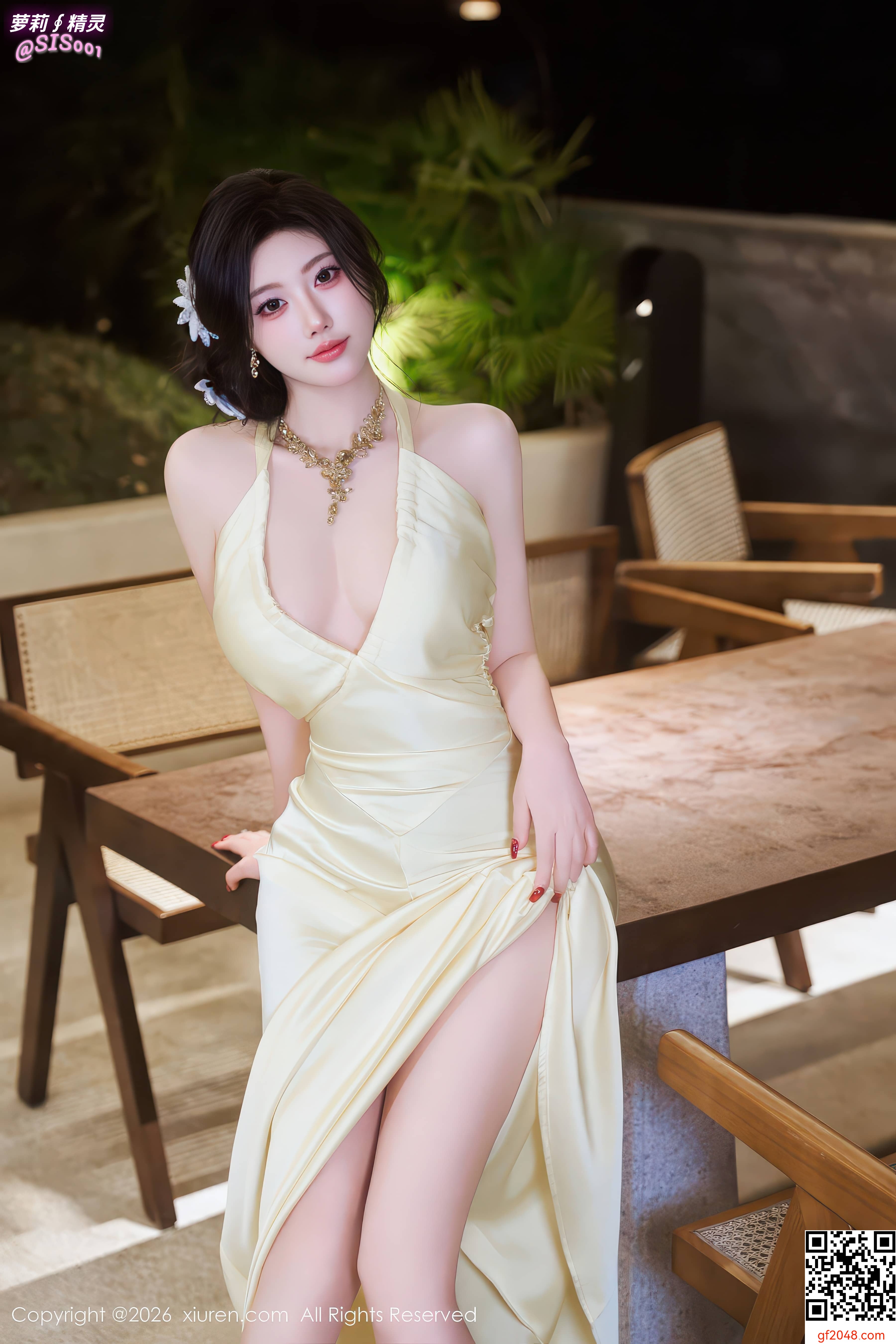 【达人组出品】[XiuRen秀人网] 2026.01.07 No.11206 杨晨晨. 性感黄色连衣裙露白色内衣配白丝吊袜秀美腿诱惑写真 [76P]