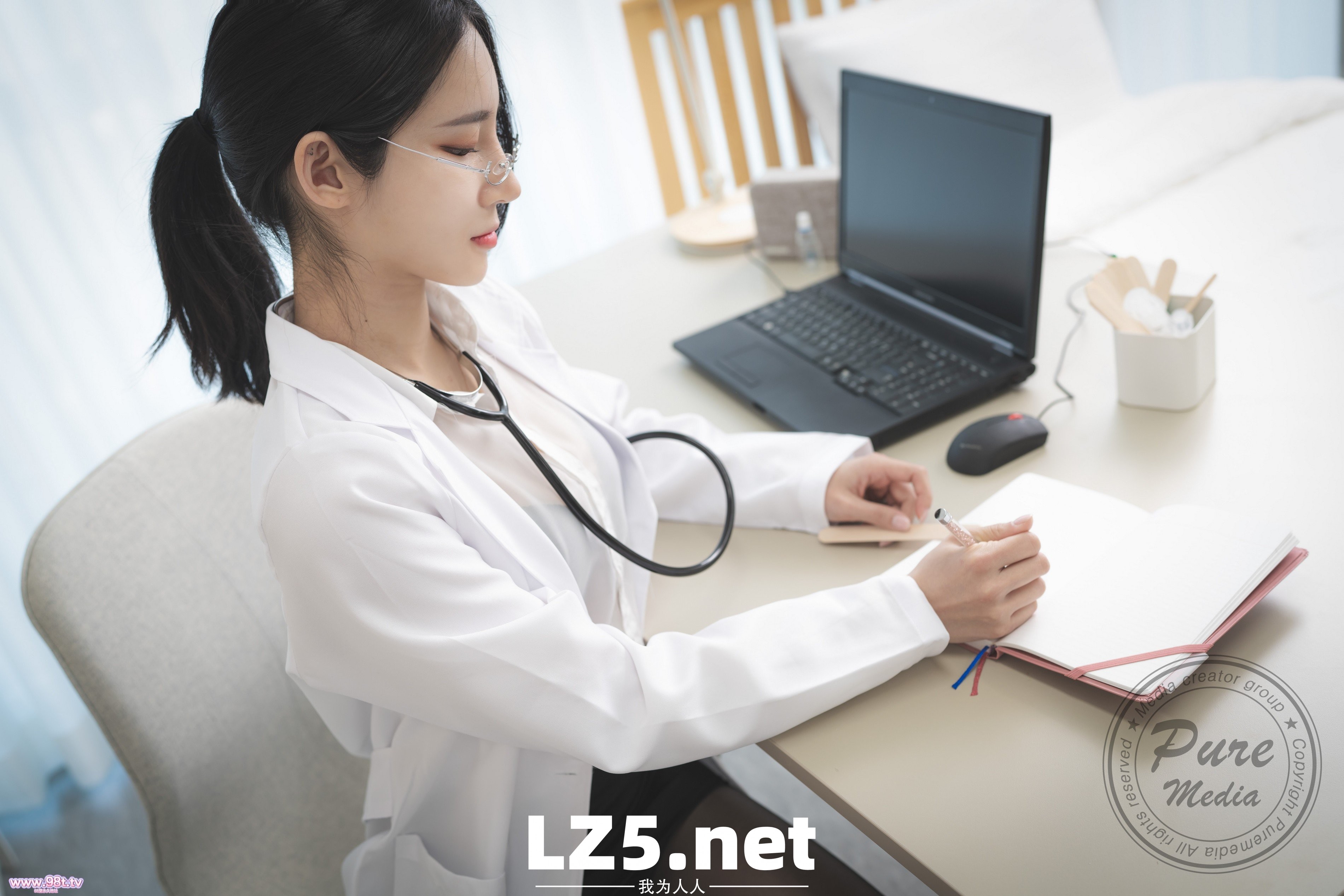 Yeha女神扮演护士姐姐包您满意舒服-上篇[32P]