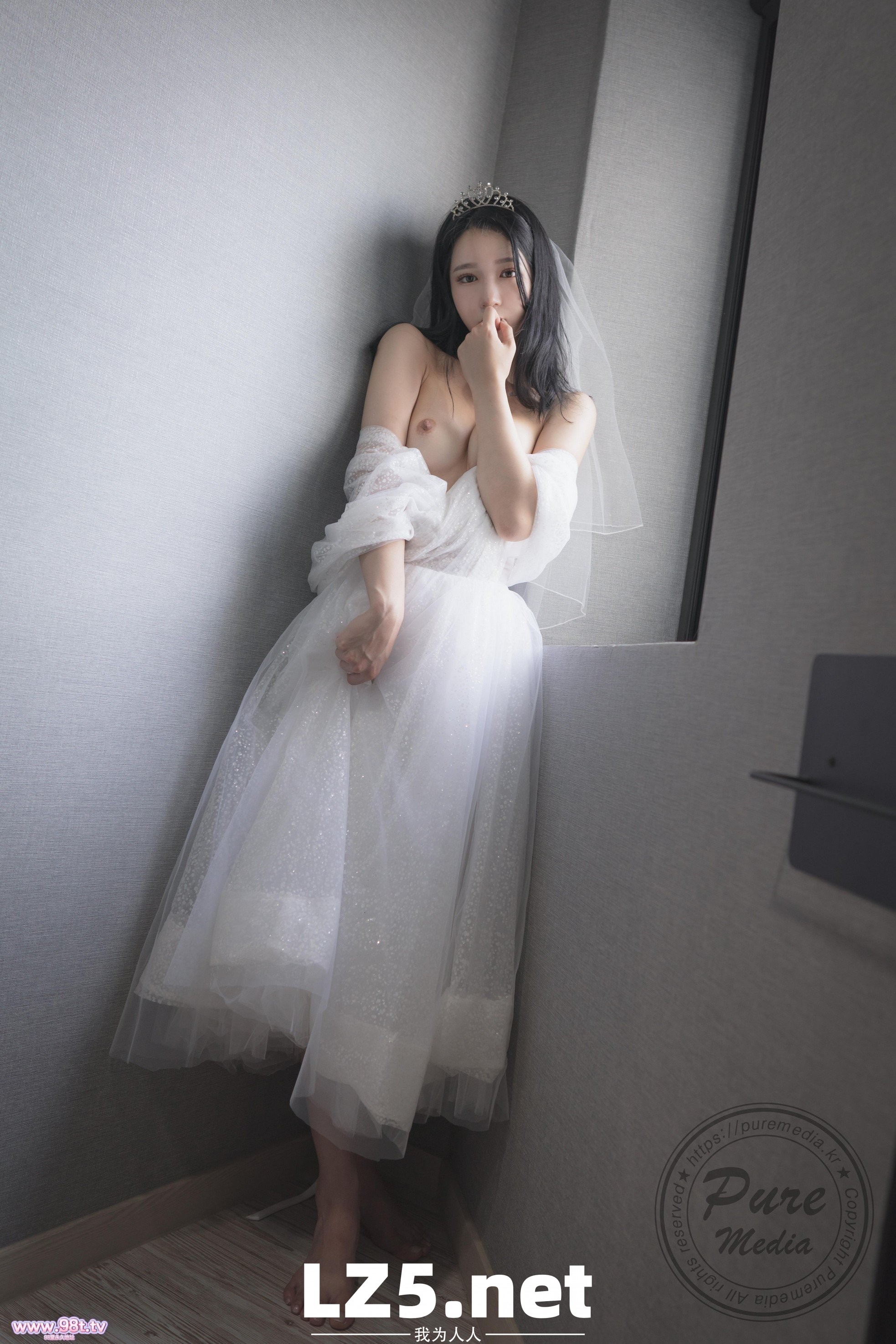 Yeha女神新娘漂亮花苞粉嫩幸福婚纱照-中篇[33P]