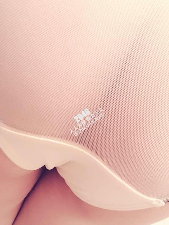 情人自拍支饥渴的少妇母狗系列：月经没来的日子不穿内裤，丝袜里不可以有内裤。【26P】