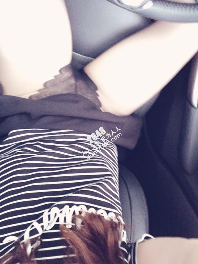 情人自拍支饥渴的少妇母狗系列：月经没来的日子不穿内裤，丝袜里不可以有内裤。【26P】