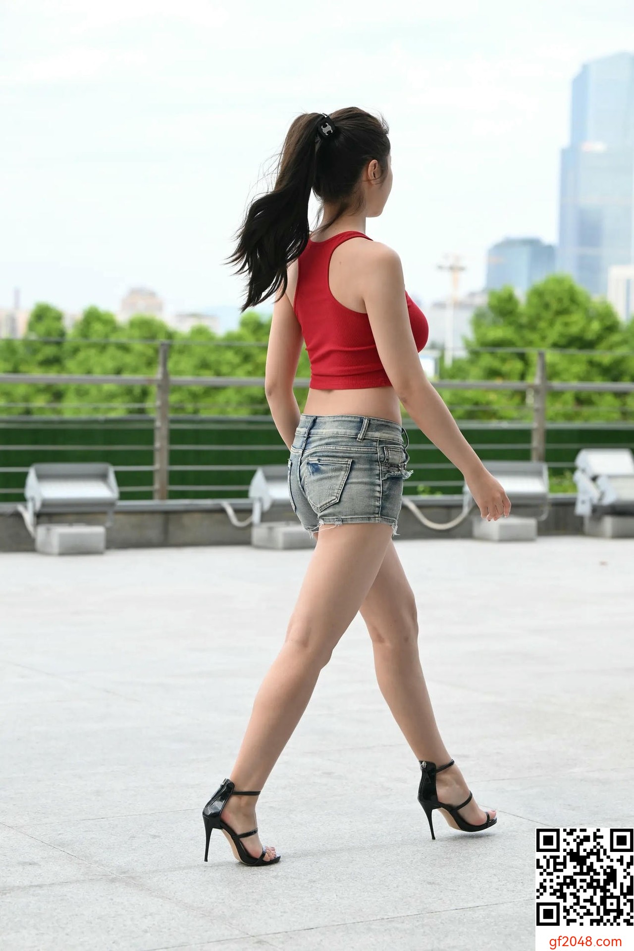 【網路收集系列】熱褲美腿美足美女【60P】