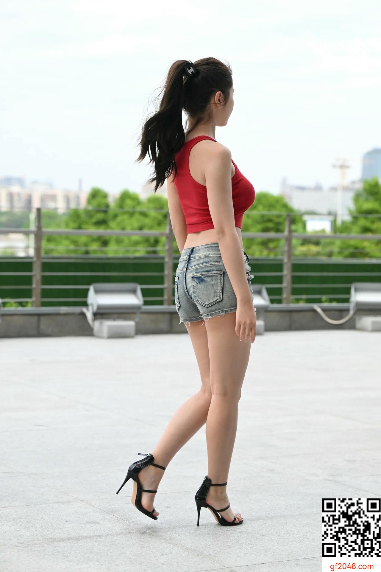 【網路收集系列】熱褲美腿美足美女【60P】